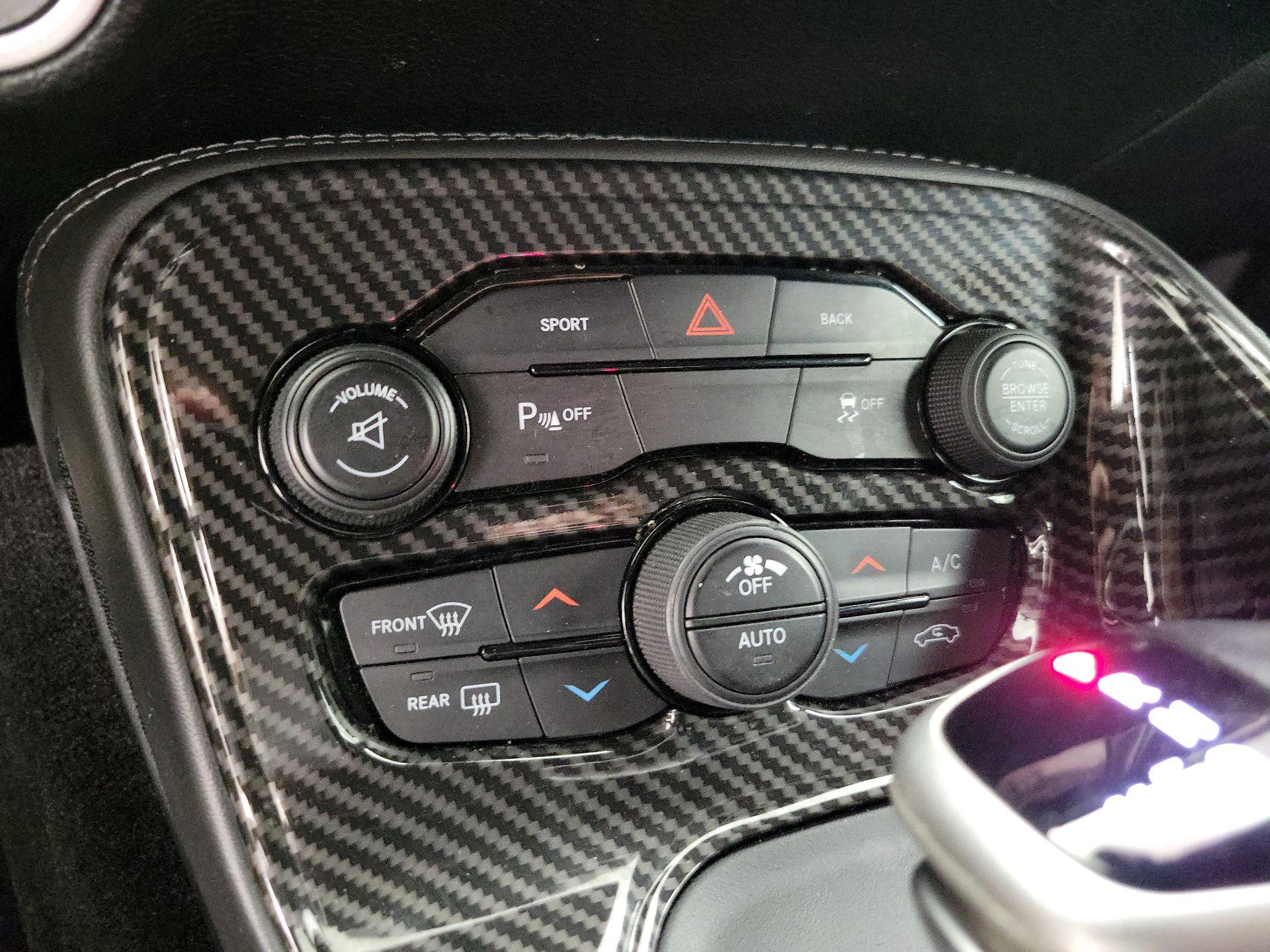 Thumbnail: 2016 Dodge Challenger - 17