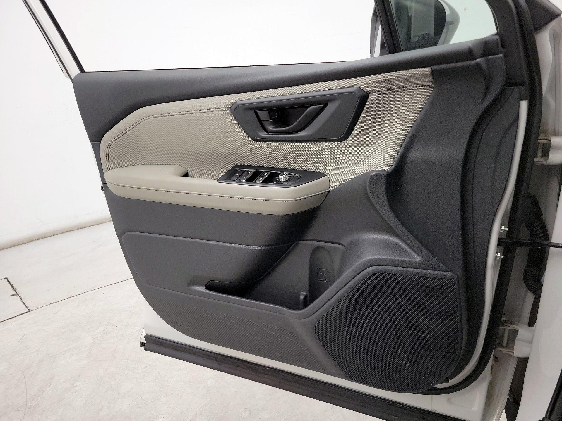 Thumbnail: 2025 Subaru Forester - 12