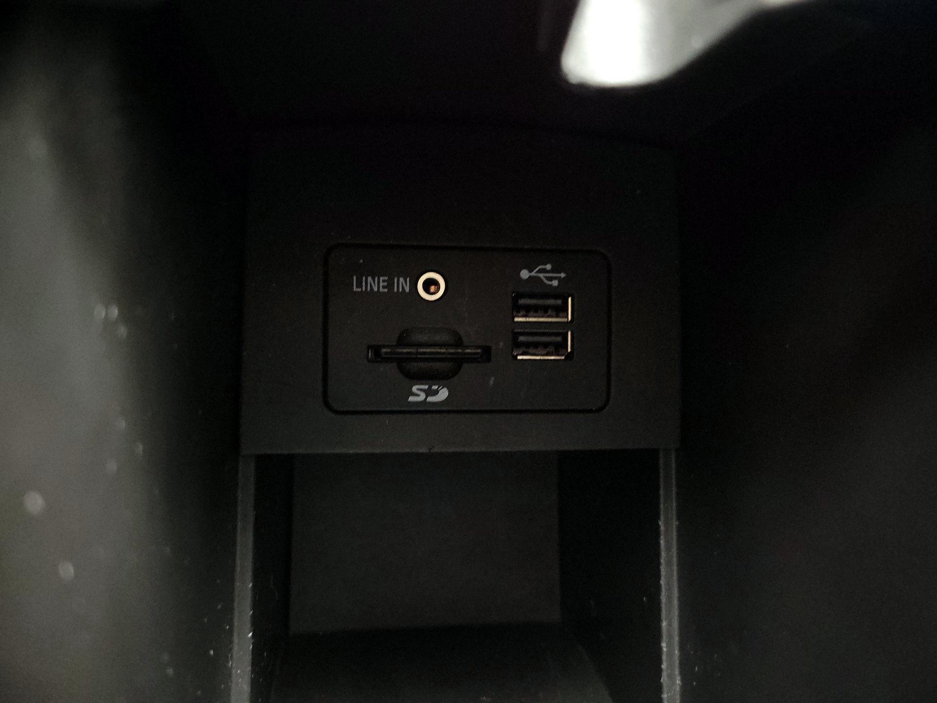 Thumbnail: 2015 Ford Fiesta - 17