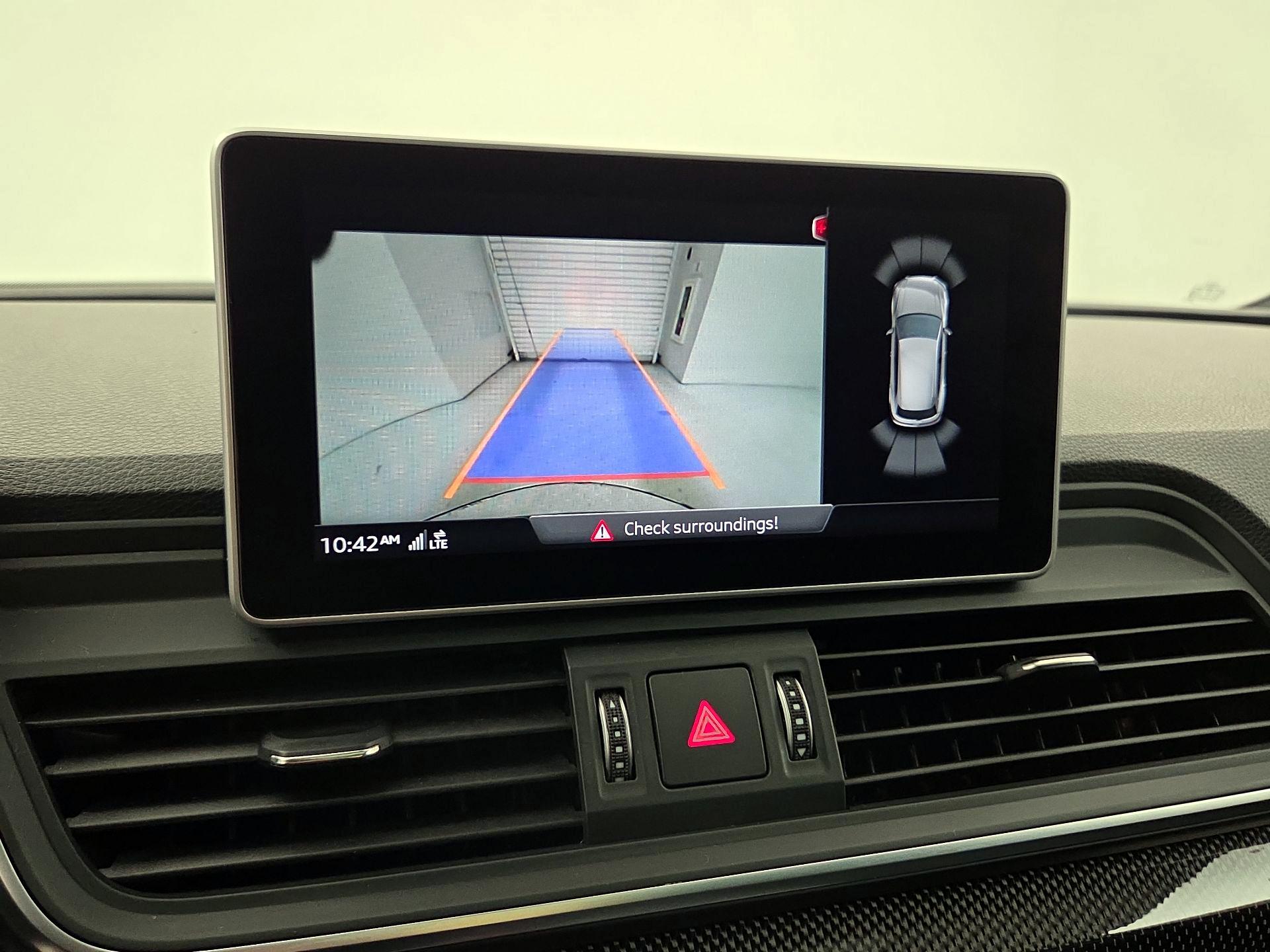 Thumbnail: 2018 Audi SQ5 - 15