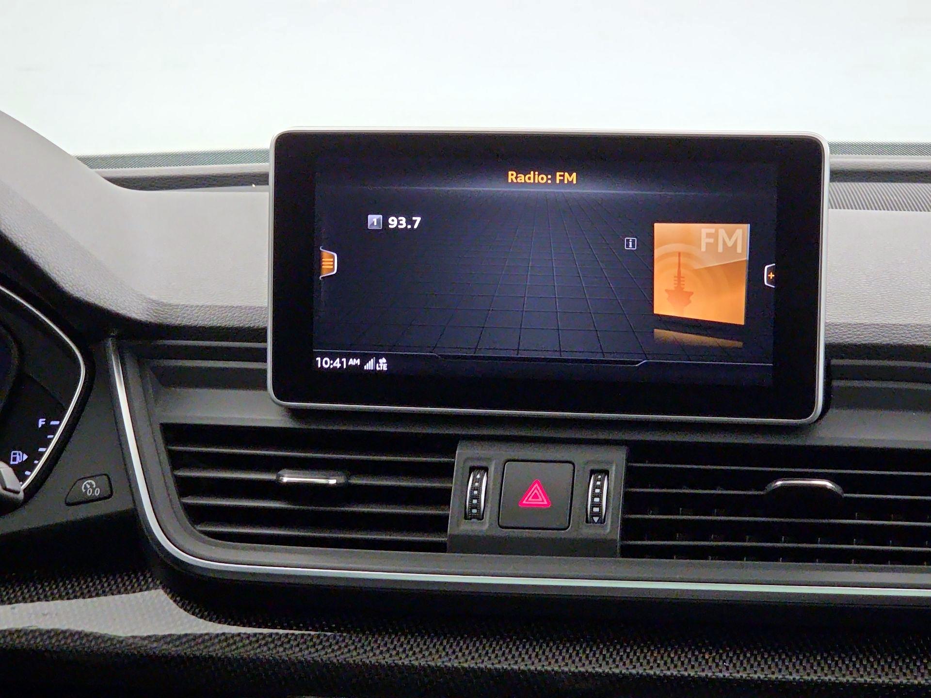 Thumbnail: 2018 Audi SQ5 - 16