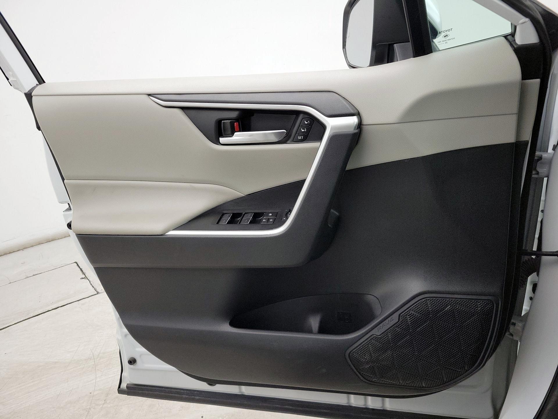 Thumbnail: 2023 Toyota RAV4 - 12
