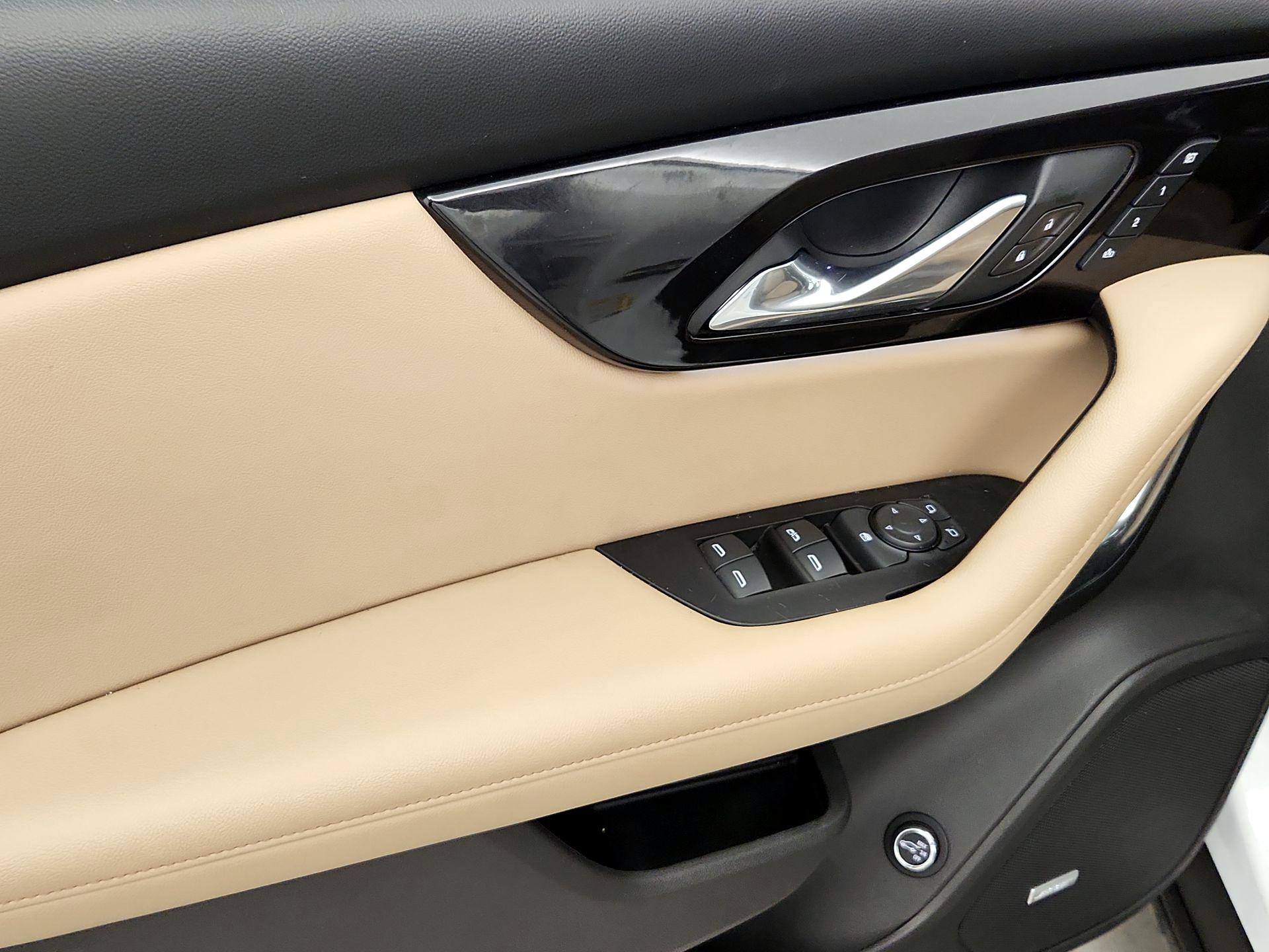 Thumbnail: 2019 Chevrolet Blazer - 12