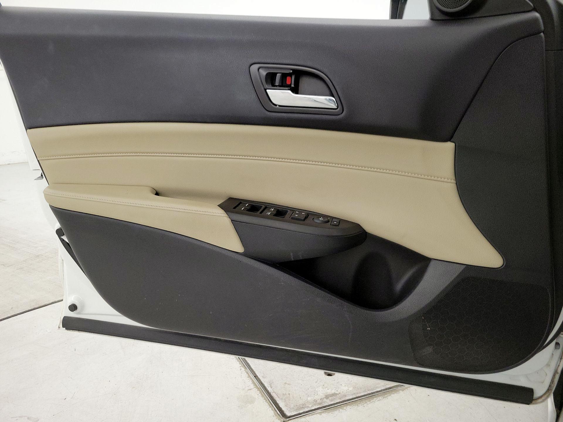 Thumbnail: 2017 Acura ILX - 12