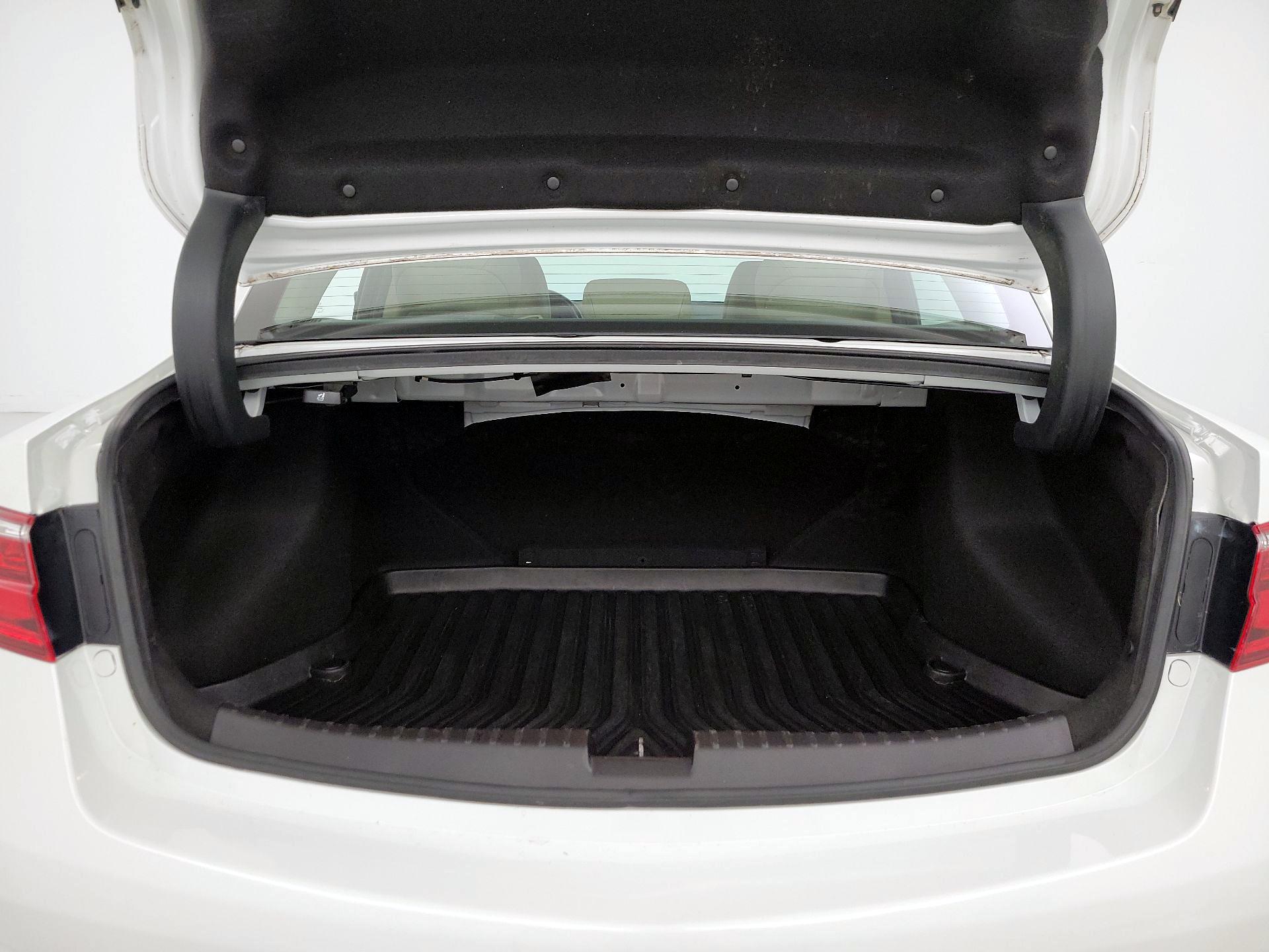 Thumbnail: 2017 Acura ILX - 19