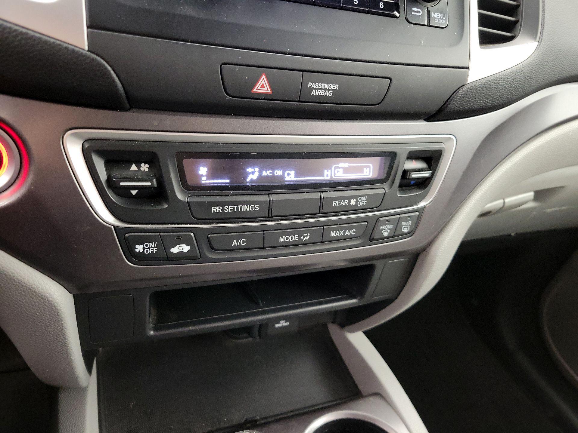 Thumbnail: 2016 Honda Pilot - 16