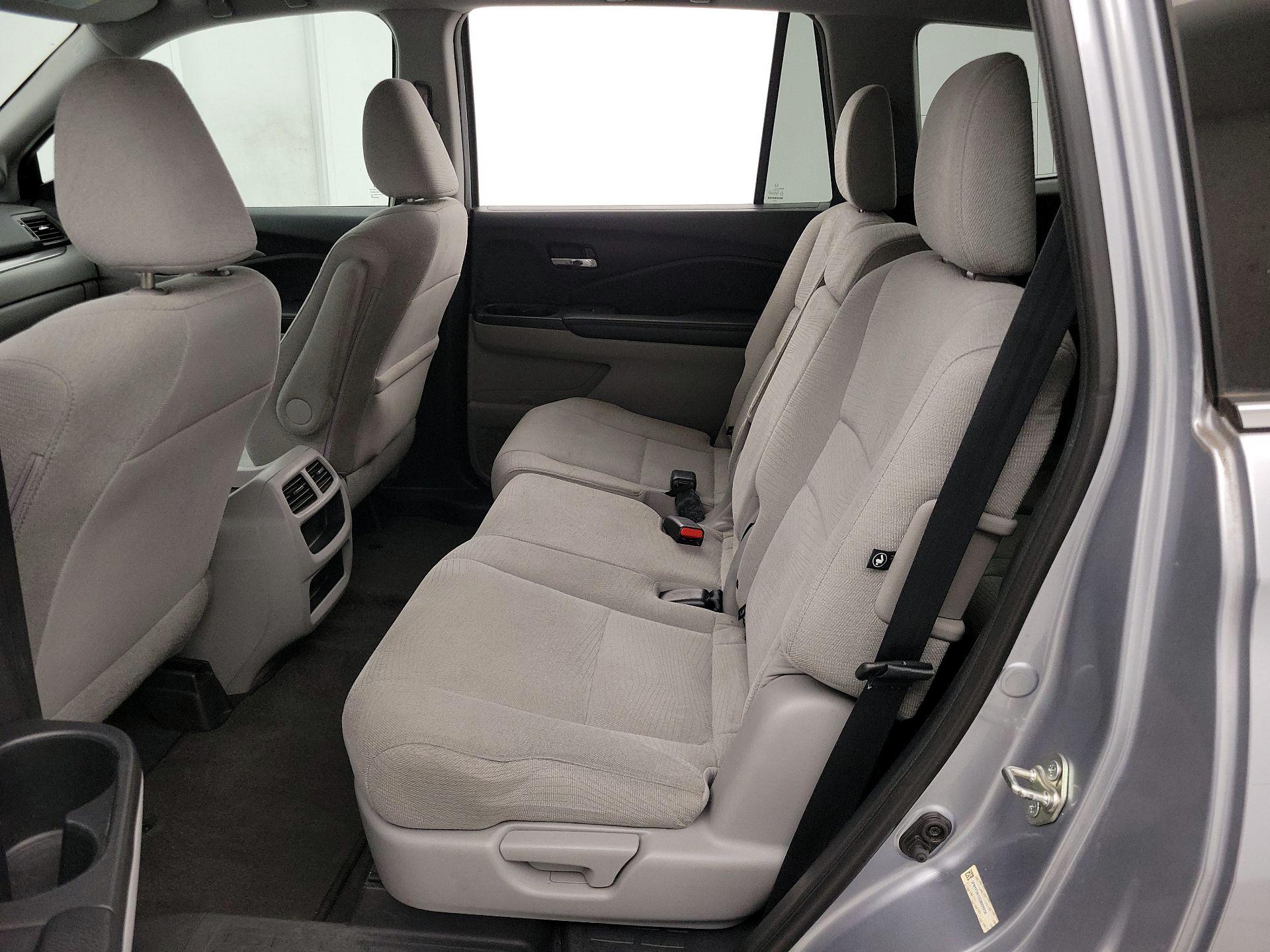 Thumbnail: 2016 Honda Pilot - 19