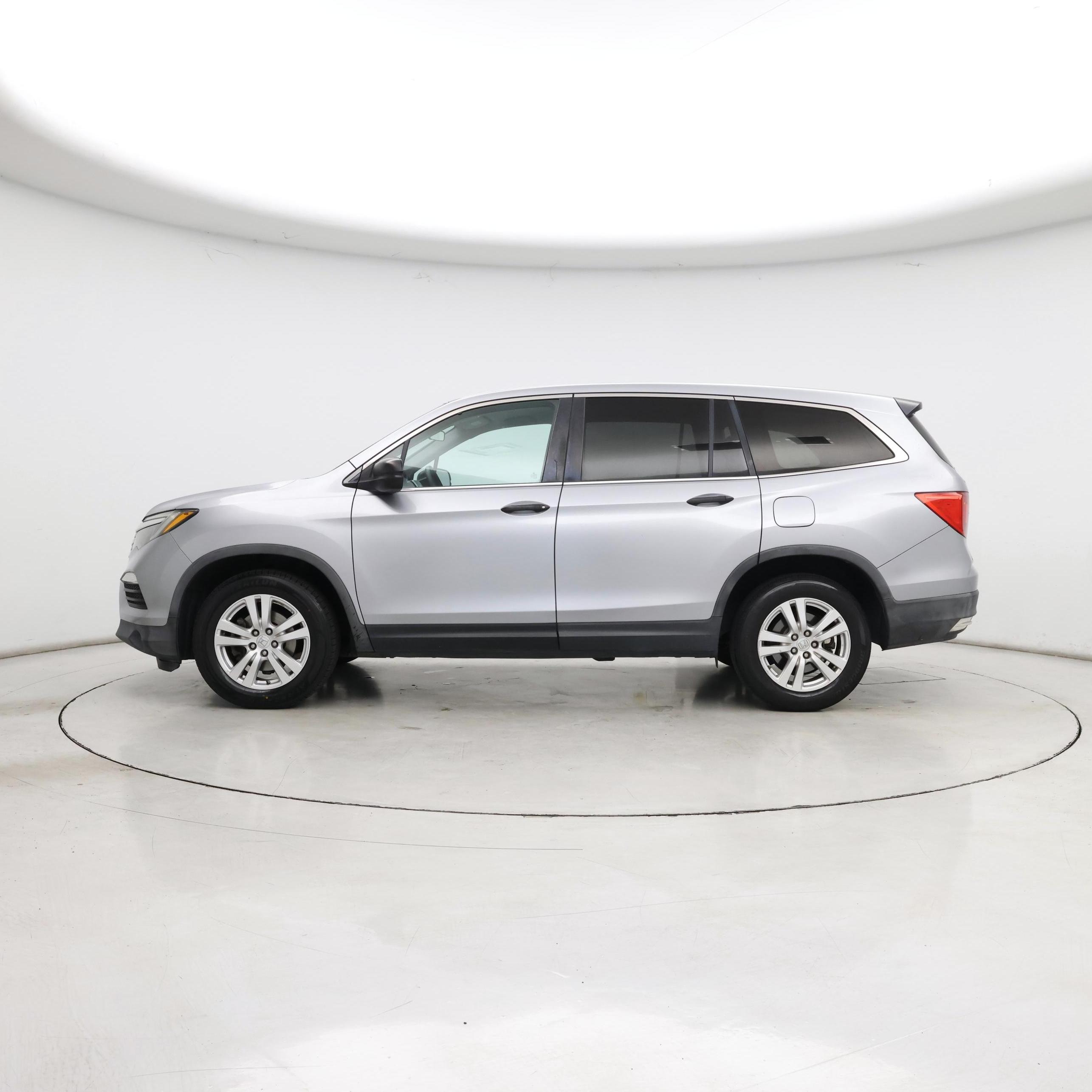 Thumbnail: 2016 Honda Pilot - 3
