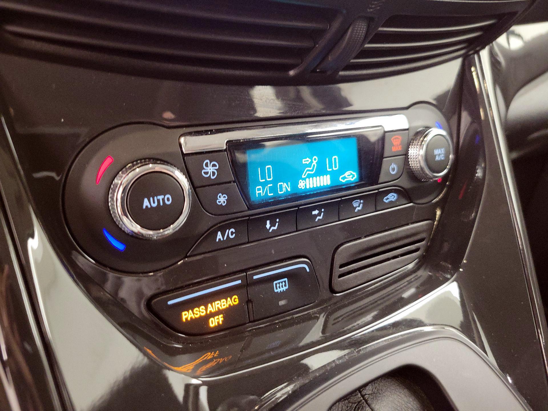 Thumbnail: 2016 Ford Escape - 17