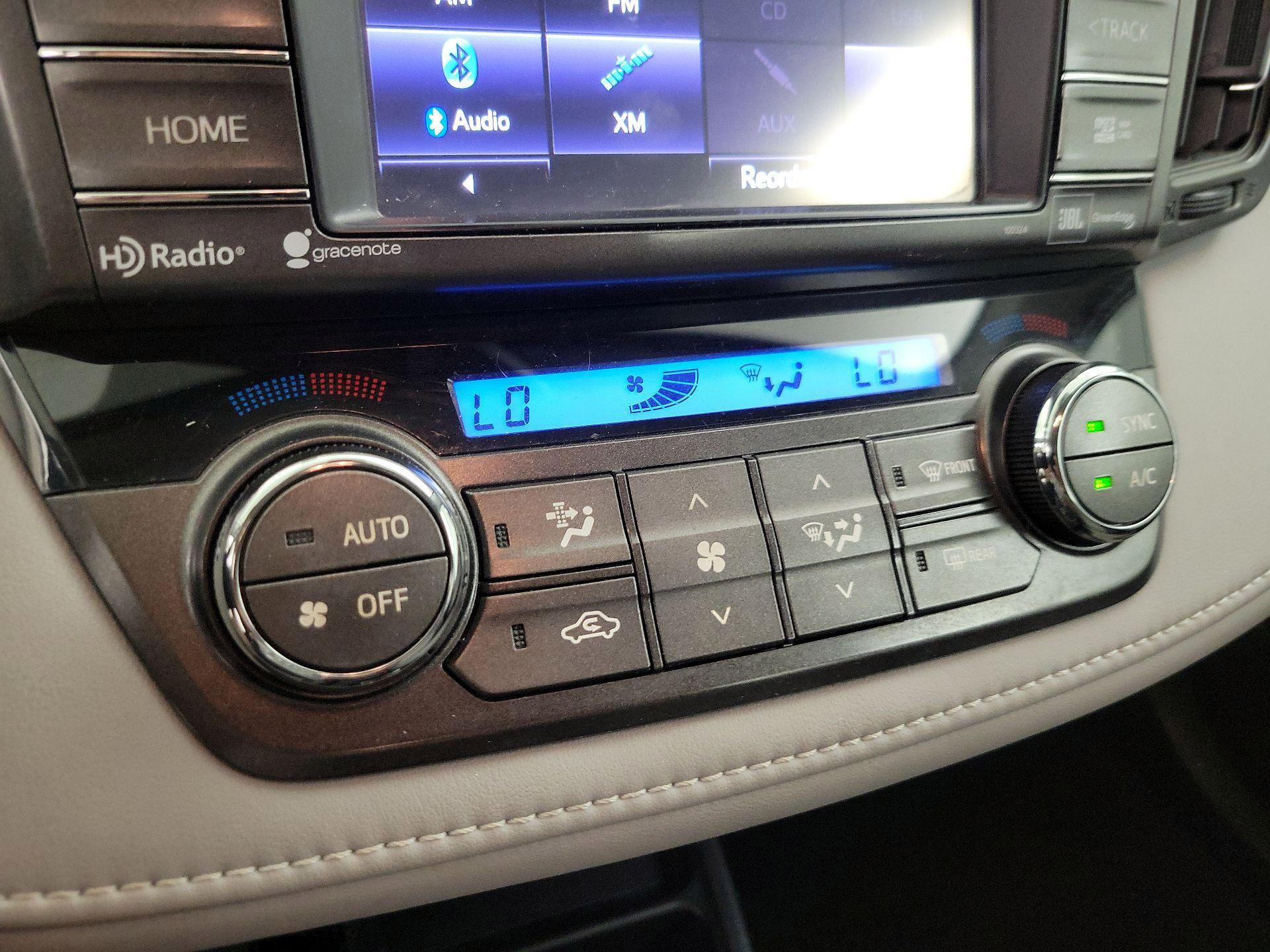 Thumbnail: 2014 Toyota RAV4 - 16