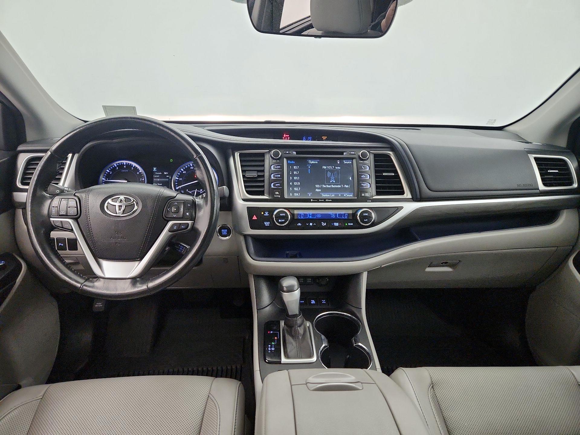 Thumbnail: 2017 Toyota Highlander - 9