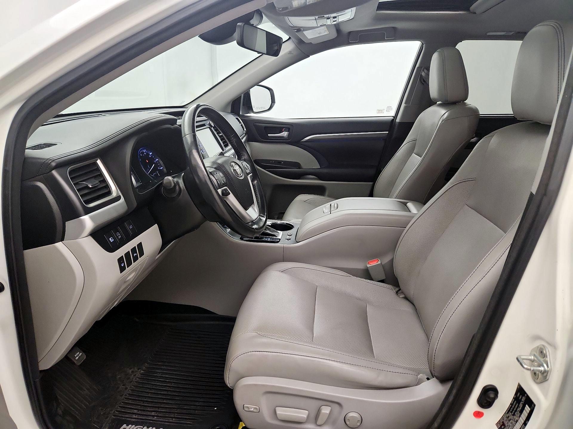 Thumbnail: 2017 Toyota Highlander - 11
