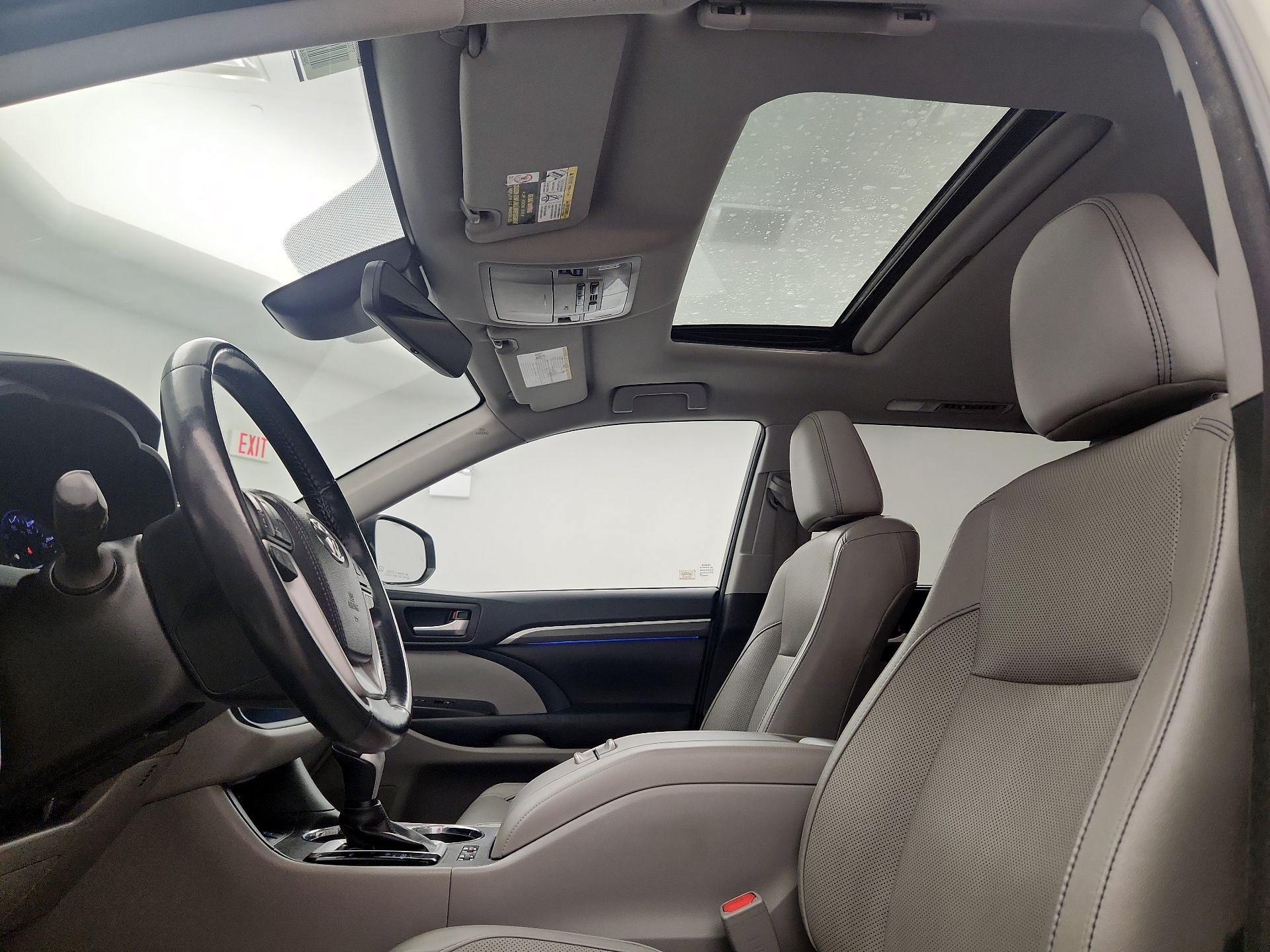 Thumbnail: 2017 Toyota Highlander - 19