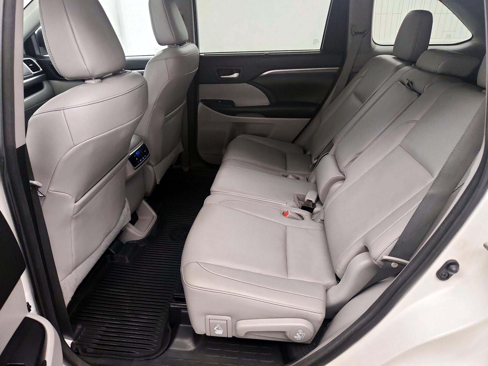 Thumbnail: 2017 Toyota Highlander - 20