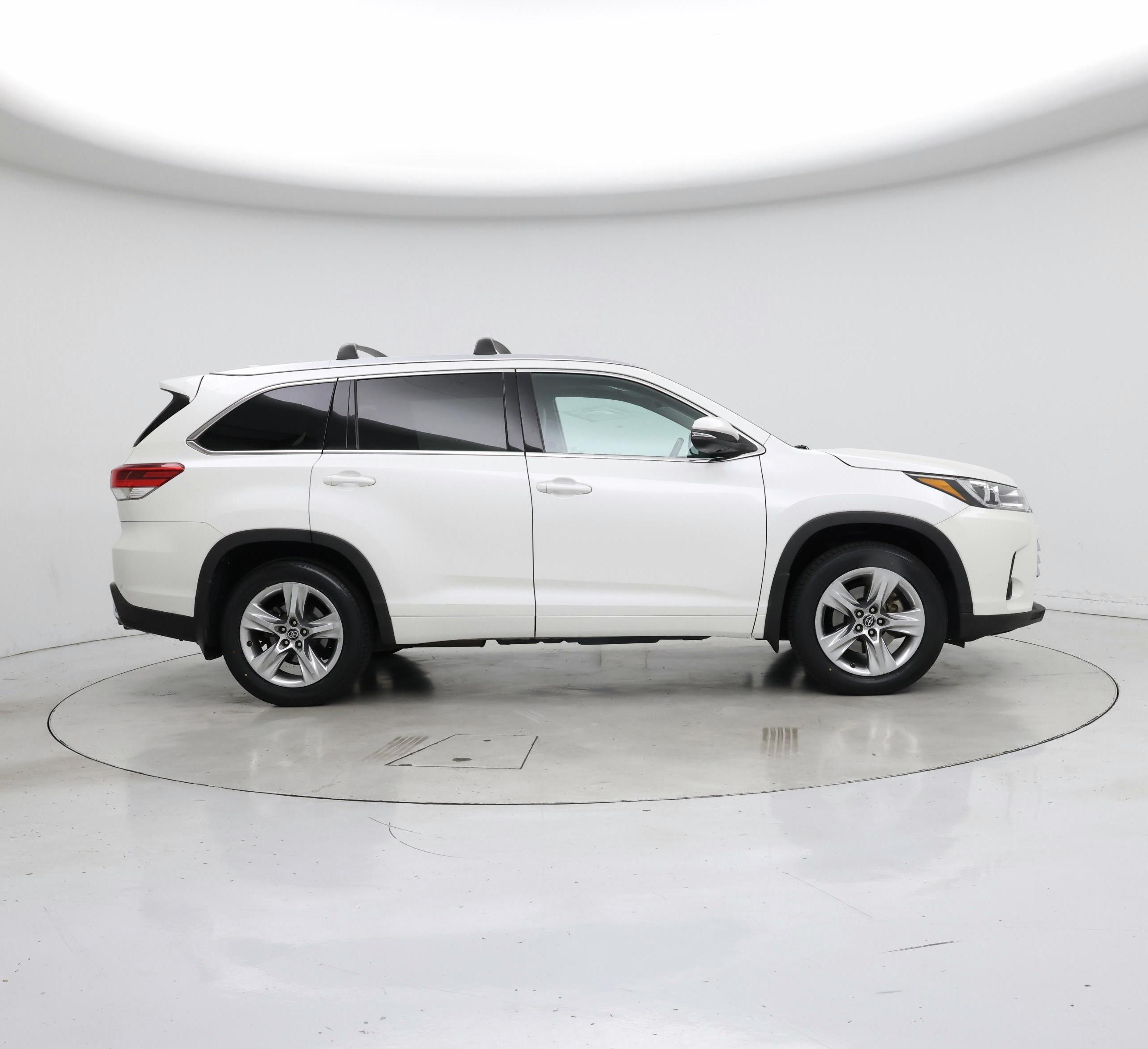Thumbnail: 2017 Toyota Highlander - 7
