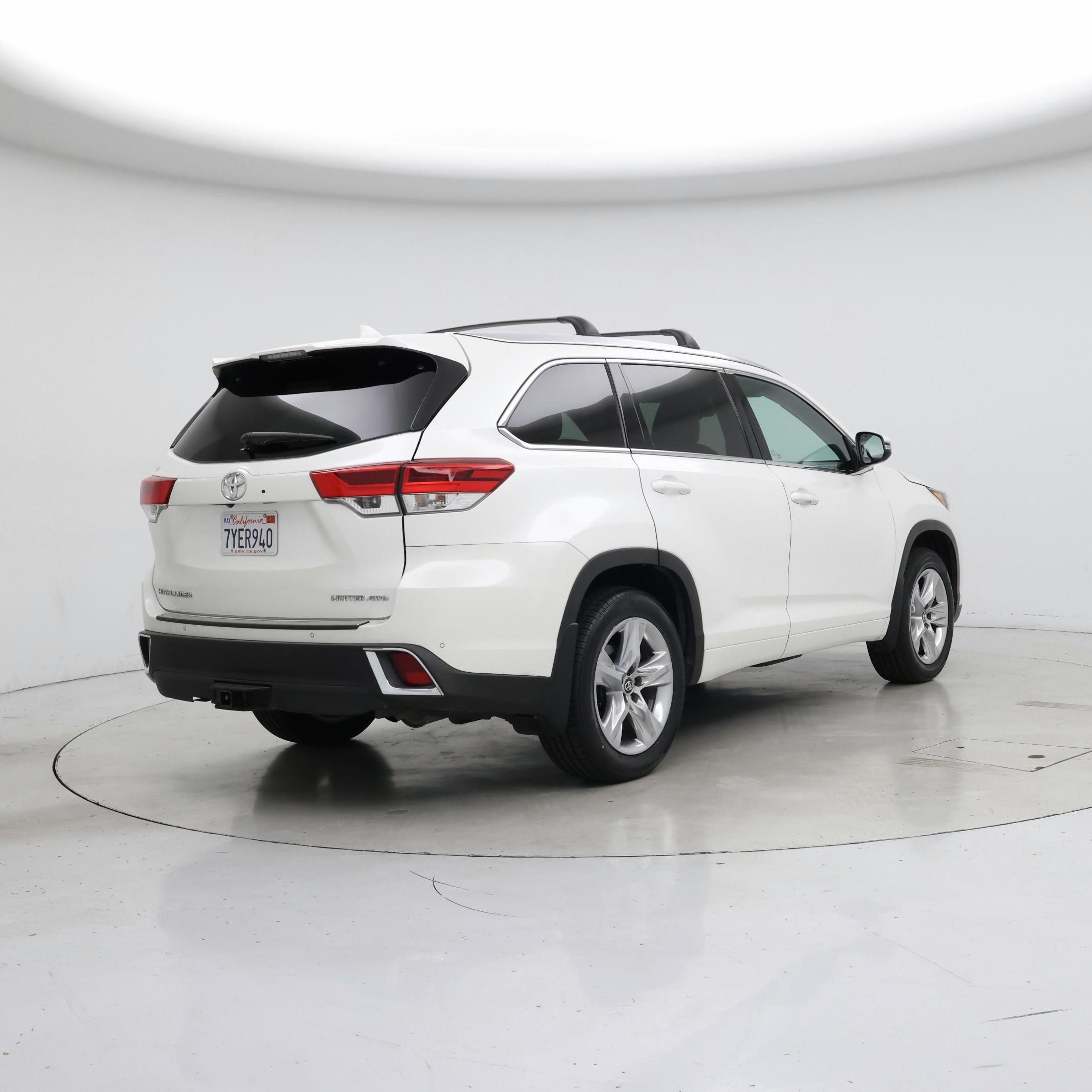 Thumbnail: 2017 Toyota Highlander - 8