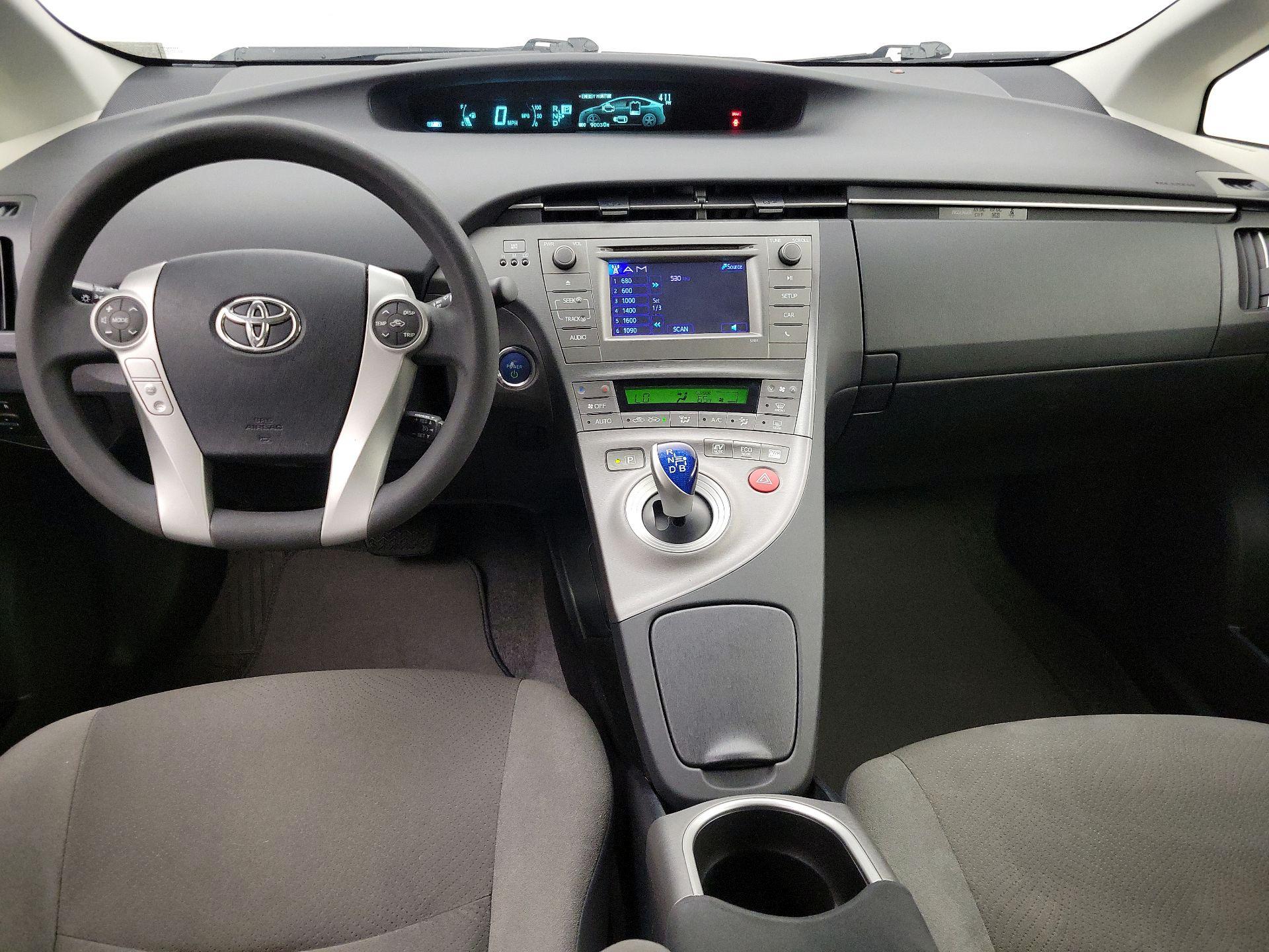 Thumbnail: 2015 Toyota Prius - 9