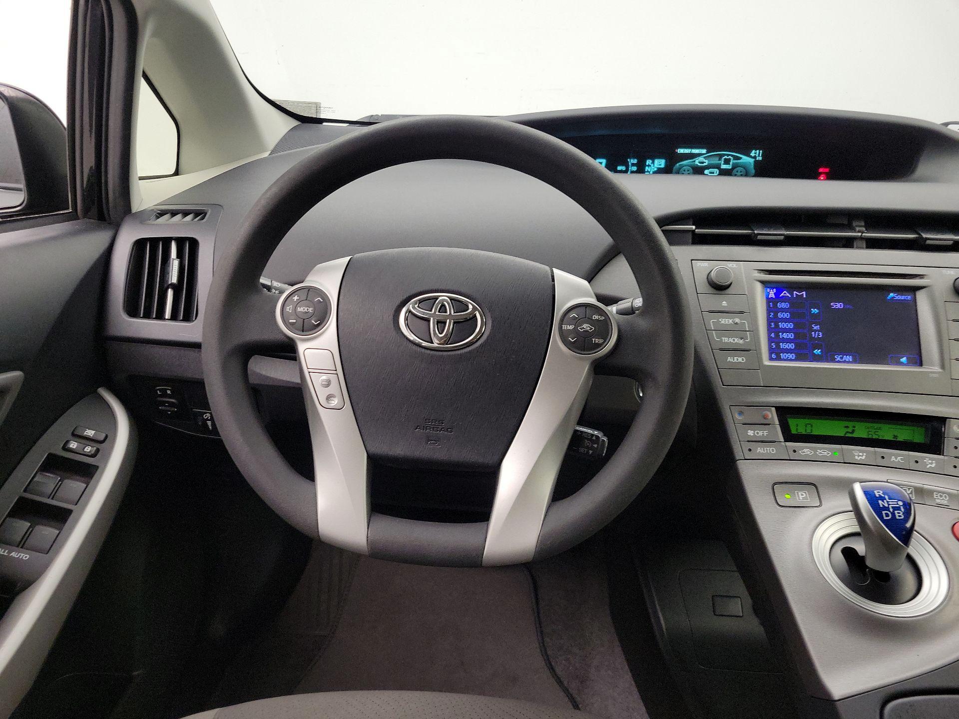 Thumbnail: 2015 Toyota Prius - 10