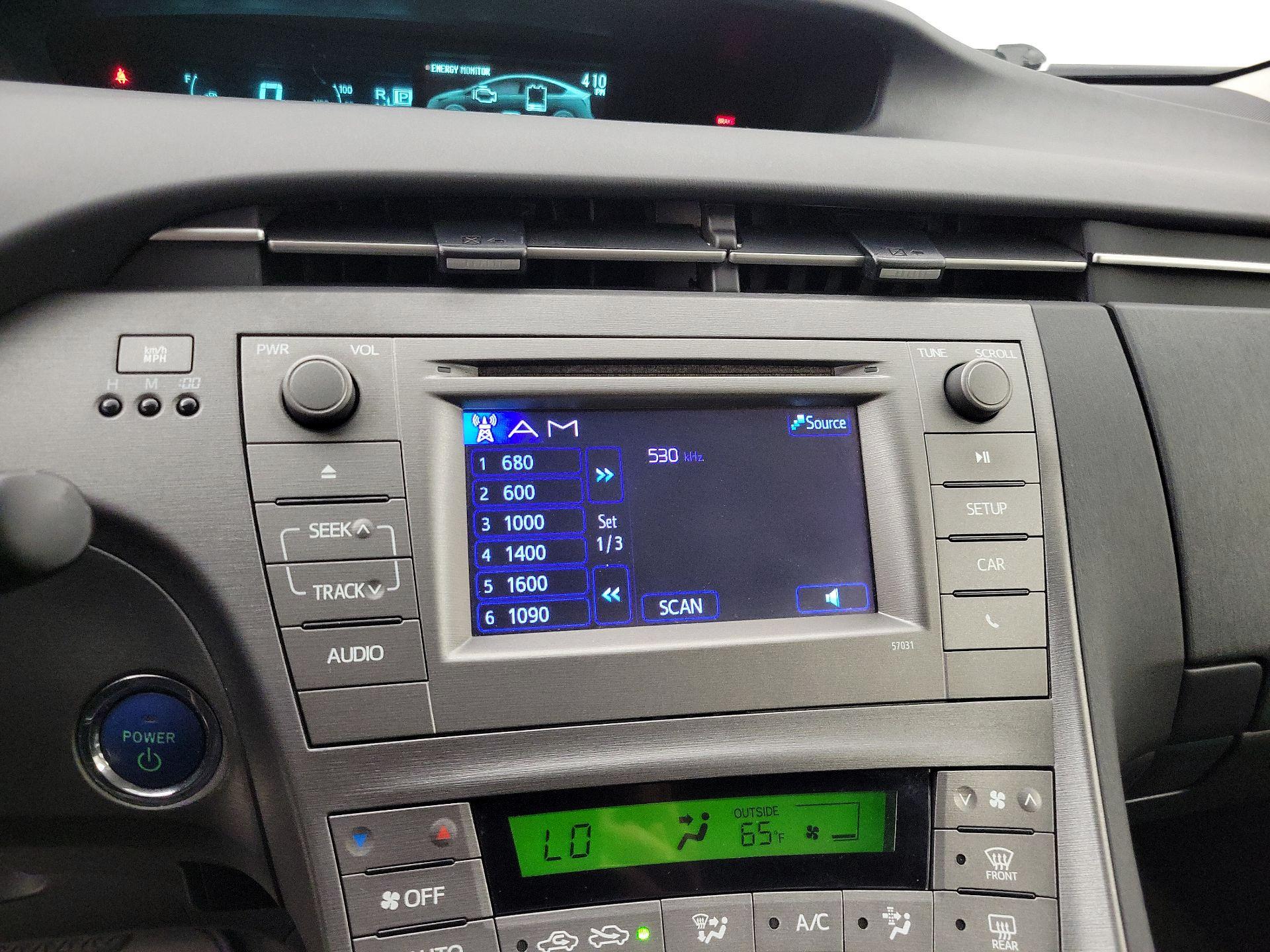 Thumbnail: 2015 Toyota Prius - 15