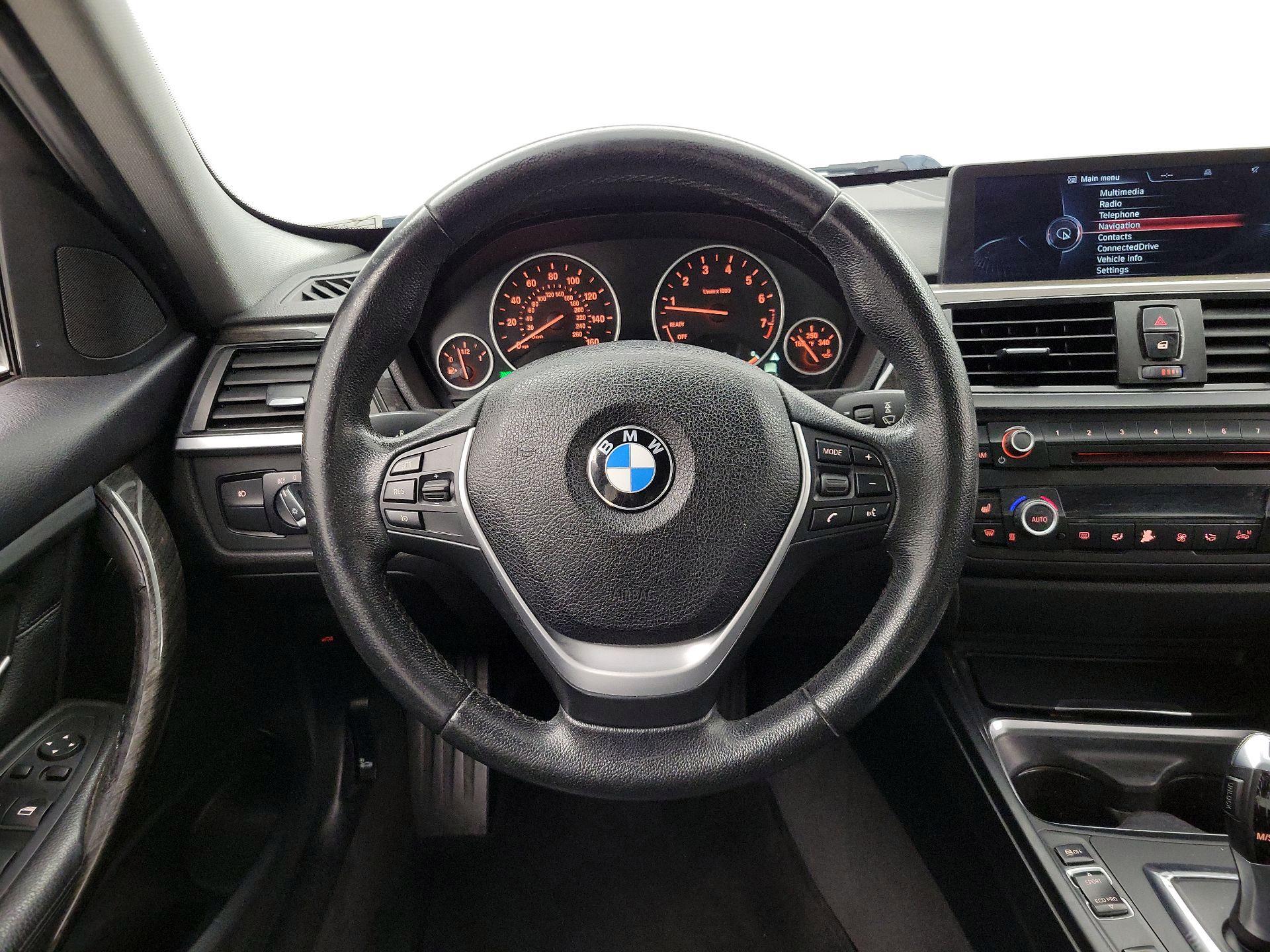 Thumbnail: 2015 BMW 3 Series - 10