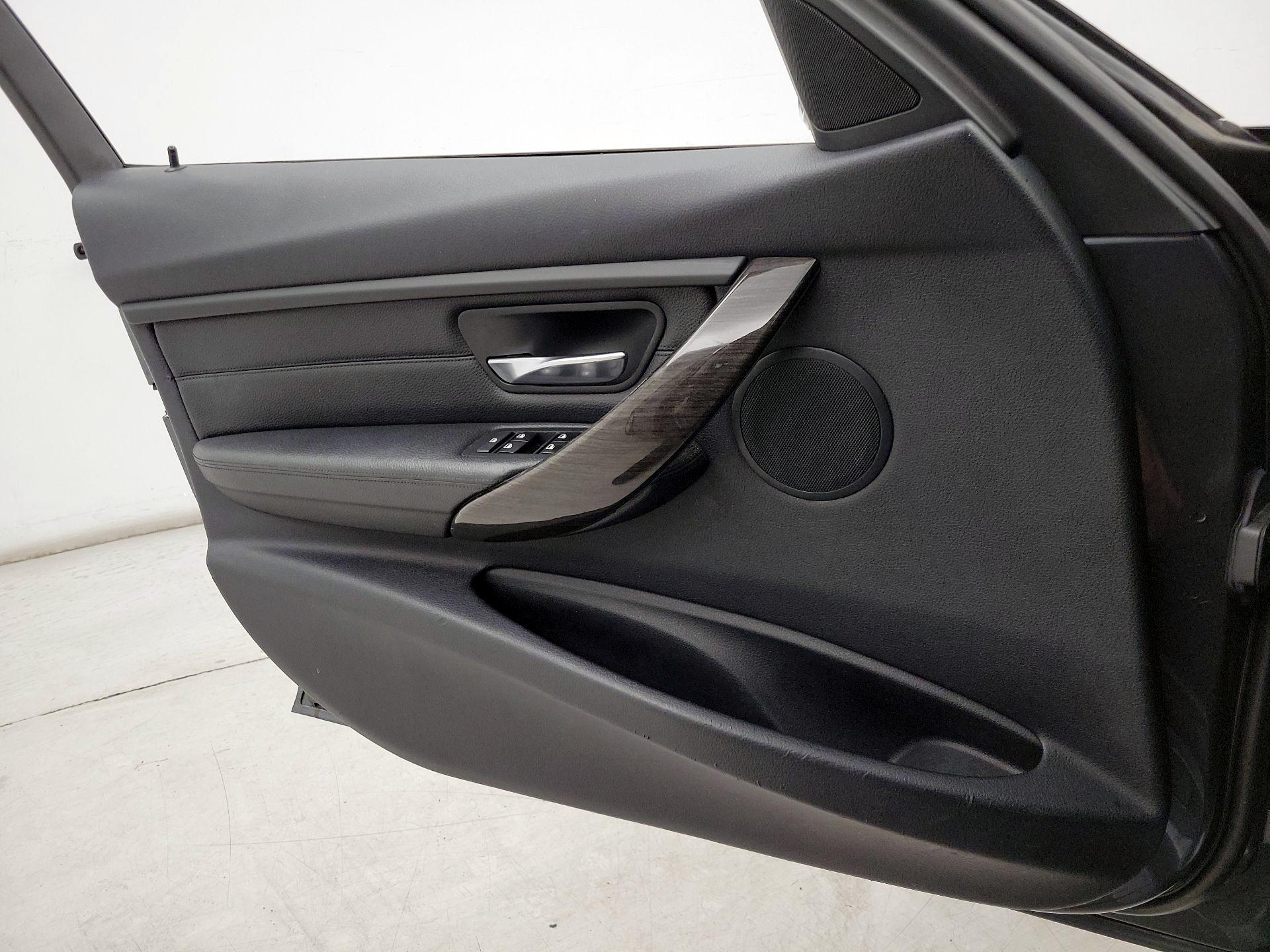 Thumbnail: 2015 BMW 3 Series - 12
