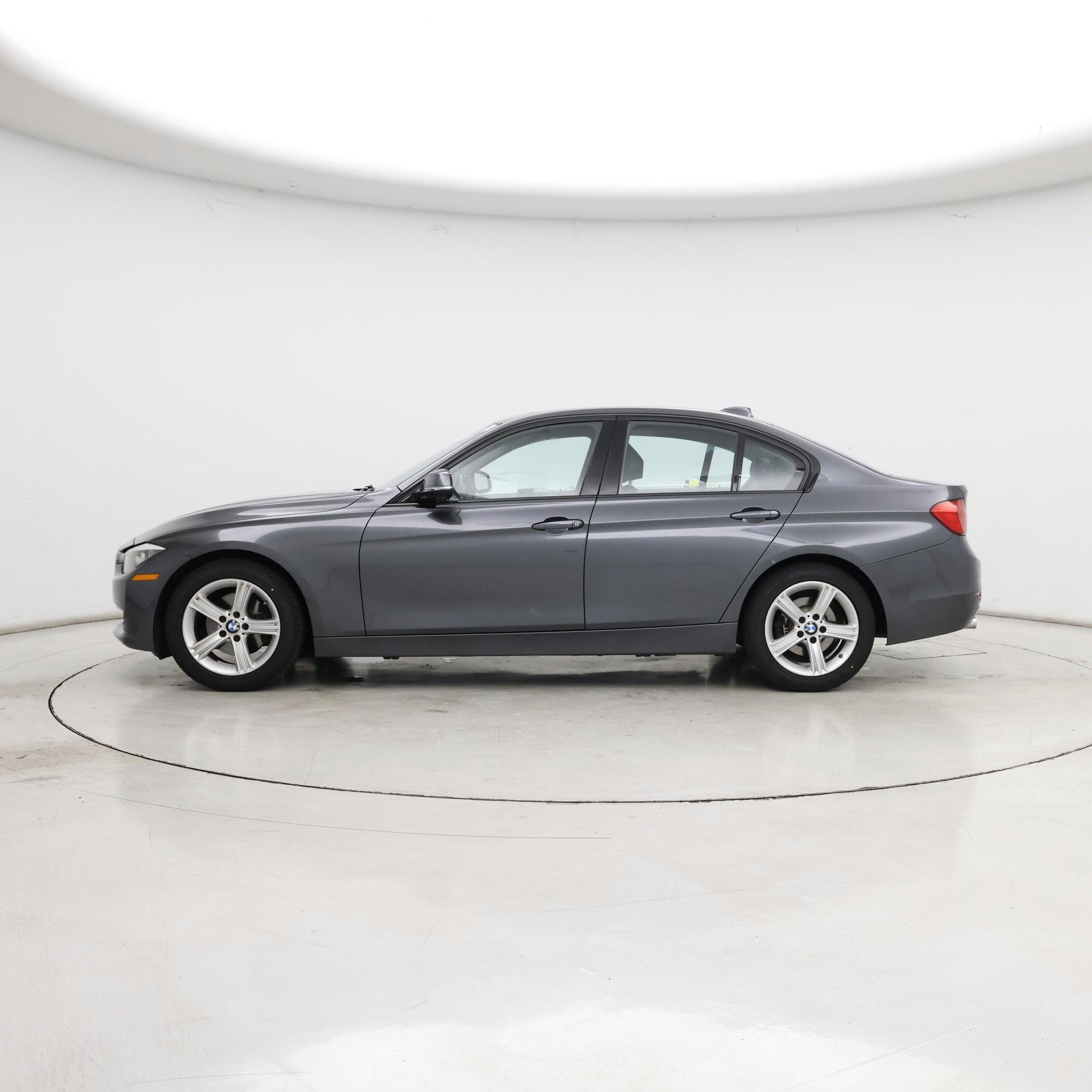 Thumbnail: 2015 BMW 3 Series - 3