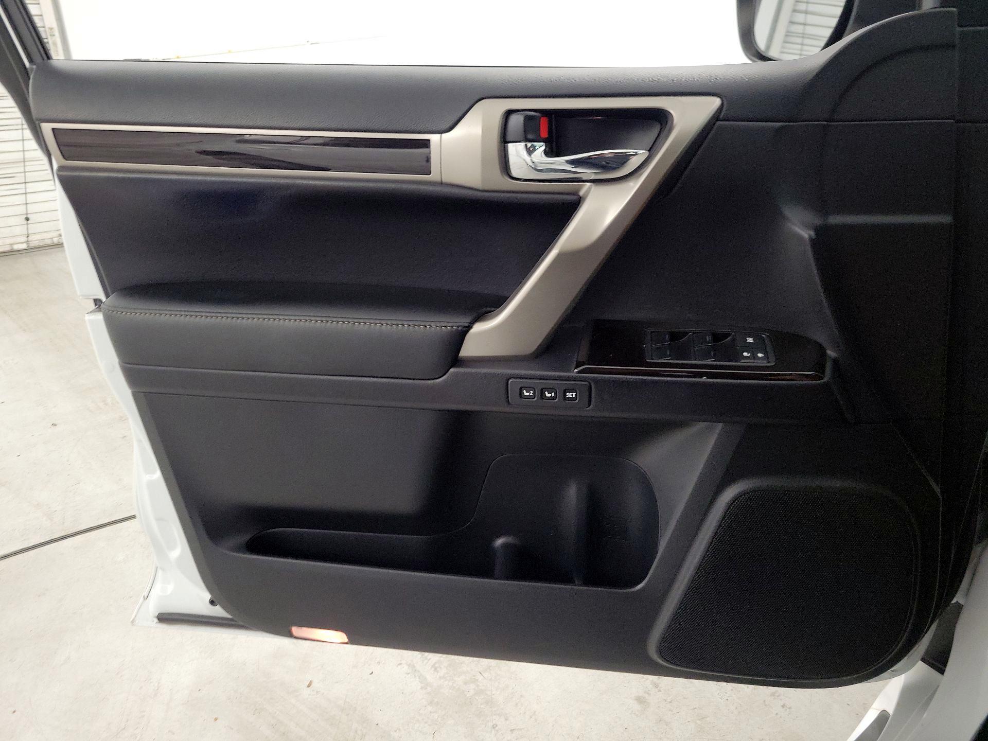 Thumbnail: 2014 Lexus GX - 12