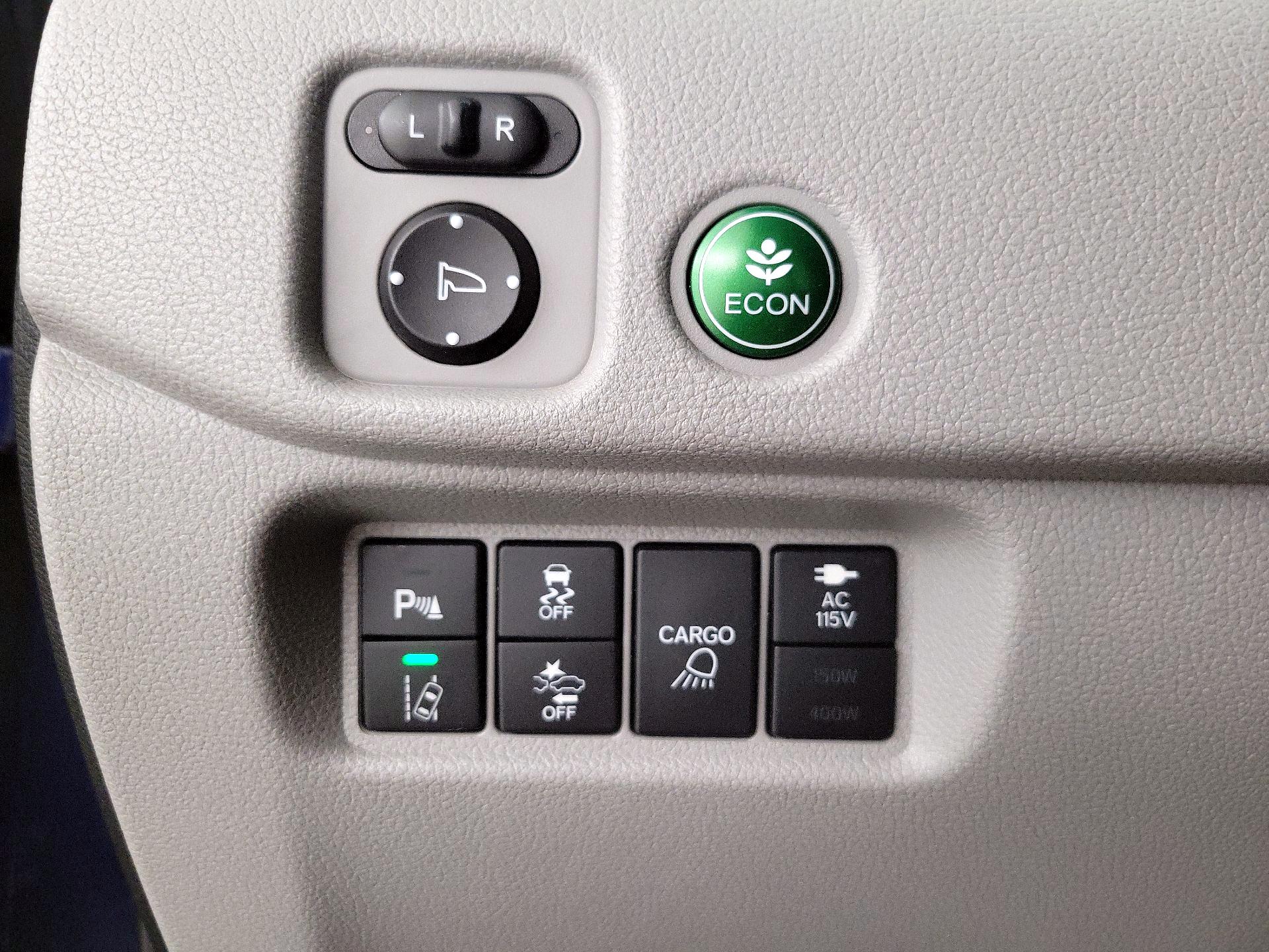 Thumbnail: 2017 Honda Ridgeline - 13