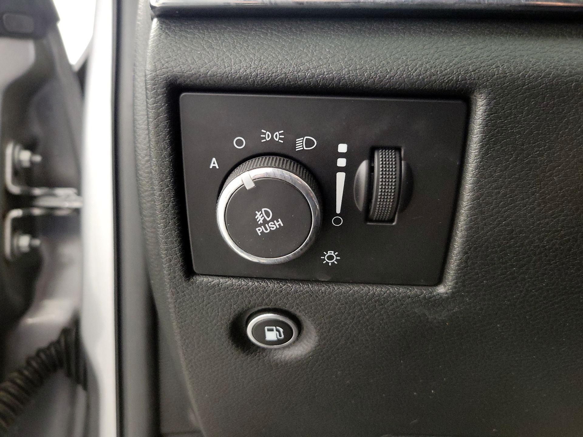 Thumbnail: 2014 Jeep Grand Cherokee - 13