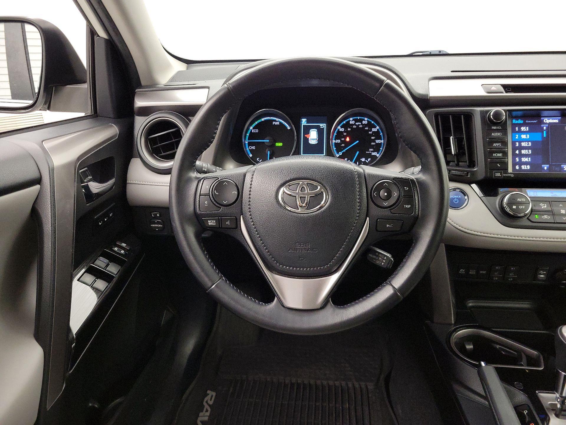 Thumbnail: 2017 Toyota RAV4 - 10