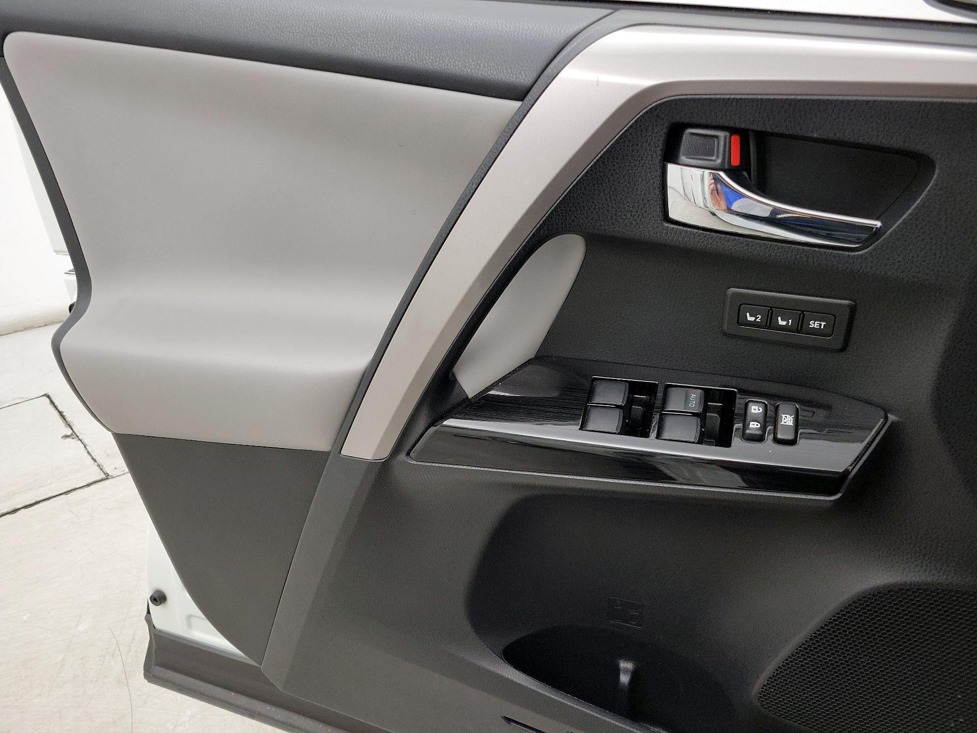 Thumbnail: 2017 Toyota RAV4 - 12