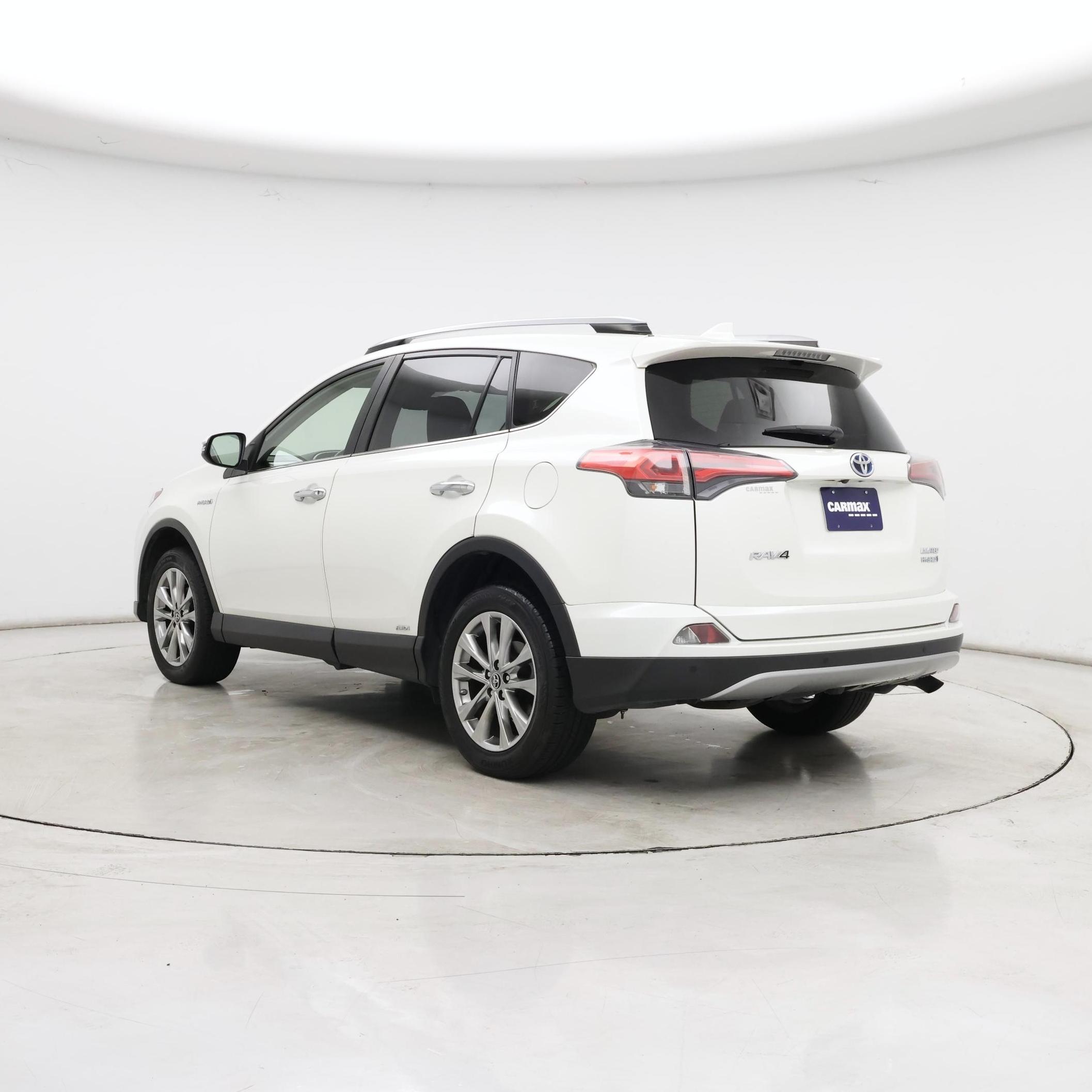 Thumbnail: 2017 Toyota RAV4 - 2