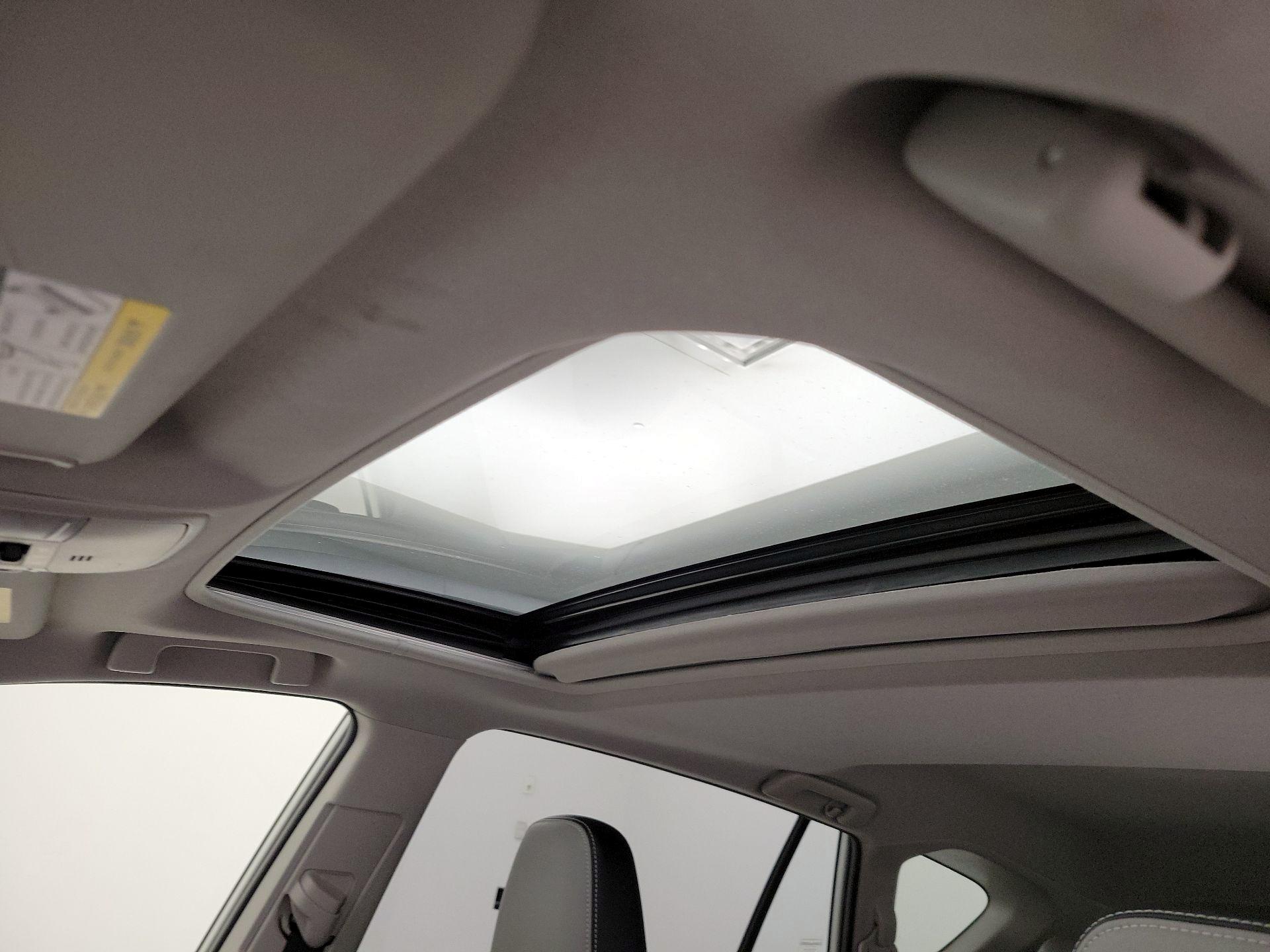 Thumbnail: 2017 Toyota RAV4 - 19