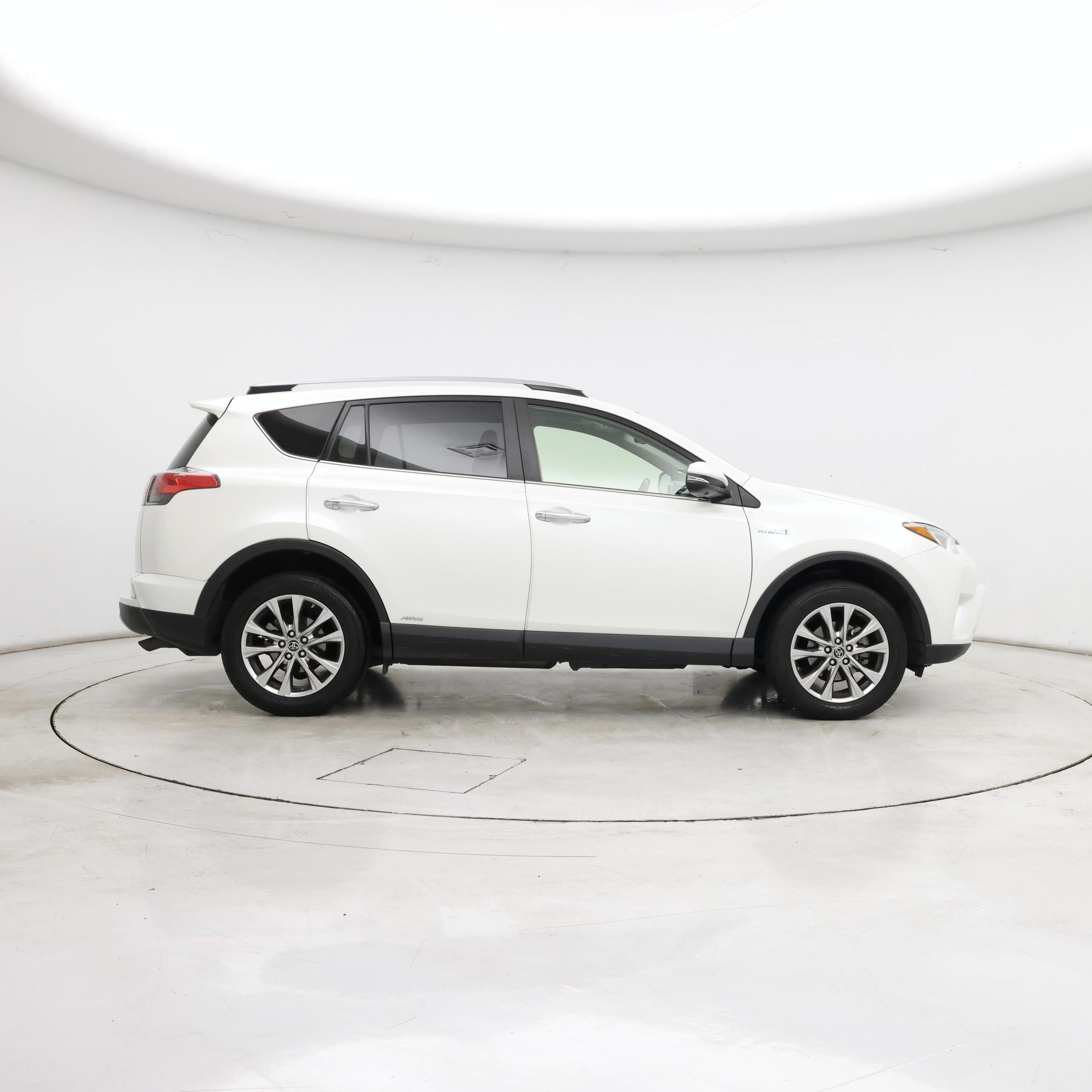 Thumbnail: 2017 Toyota RAV4 - 7