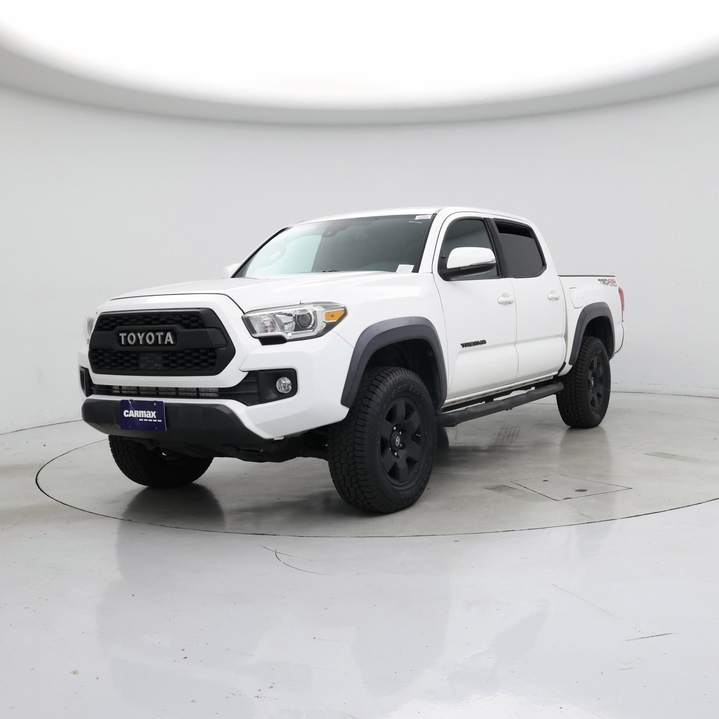 Thumbnail: 2019 Toyota Tacoma - 4