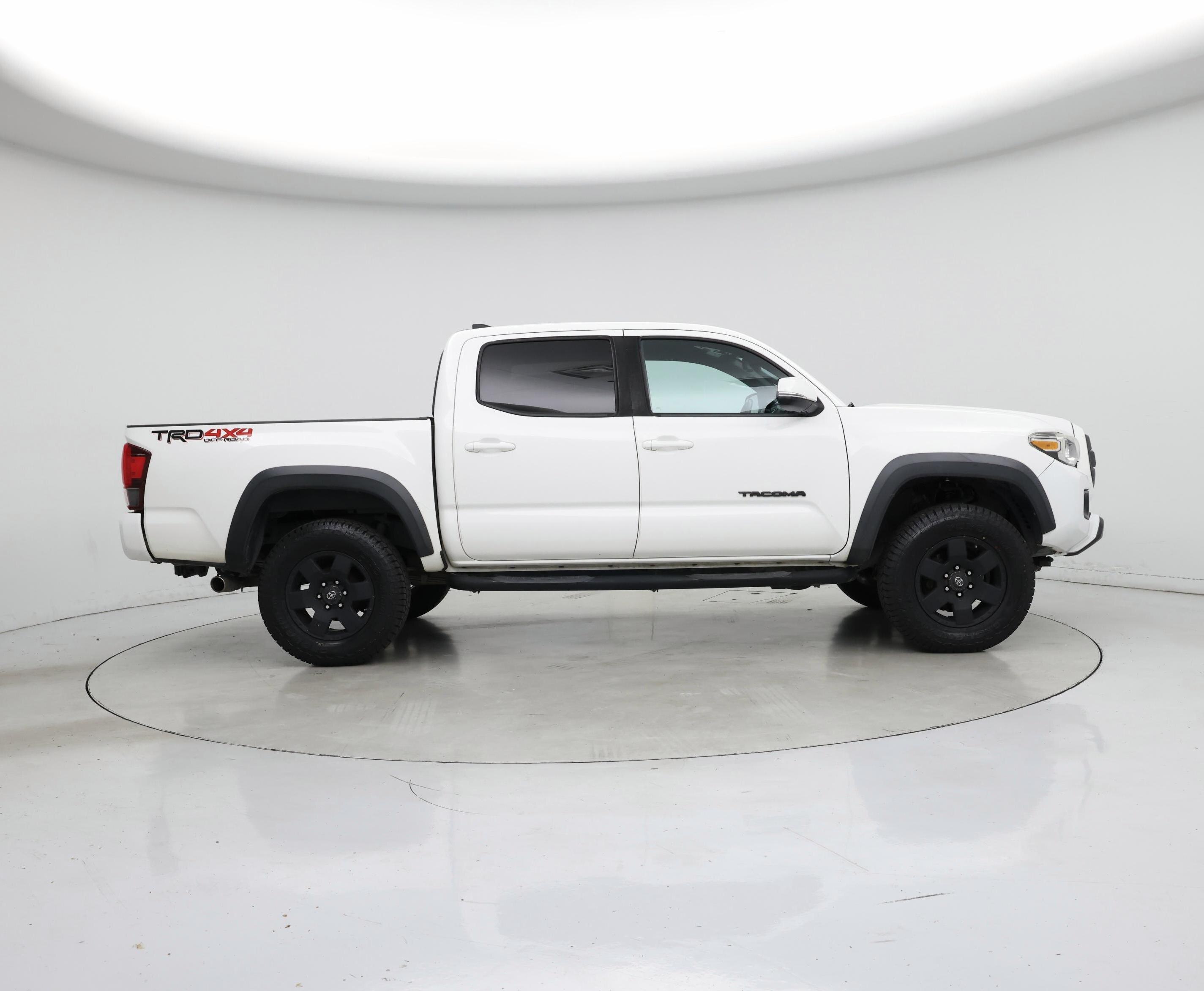 Thumbnail: 2019 Toyota Tacoma - 7