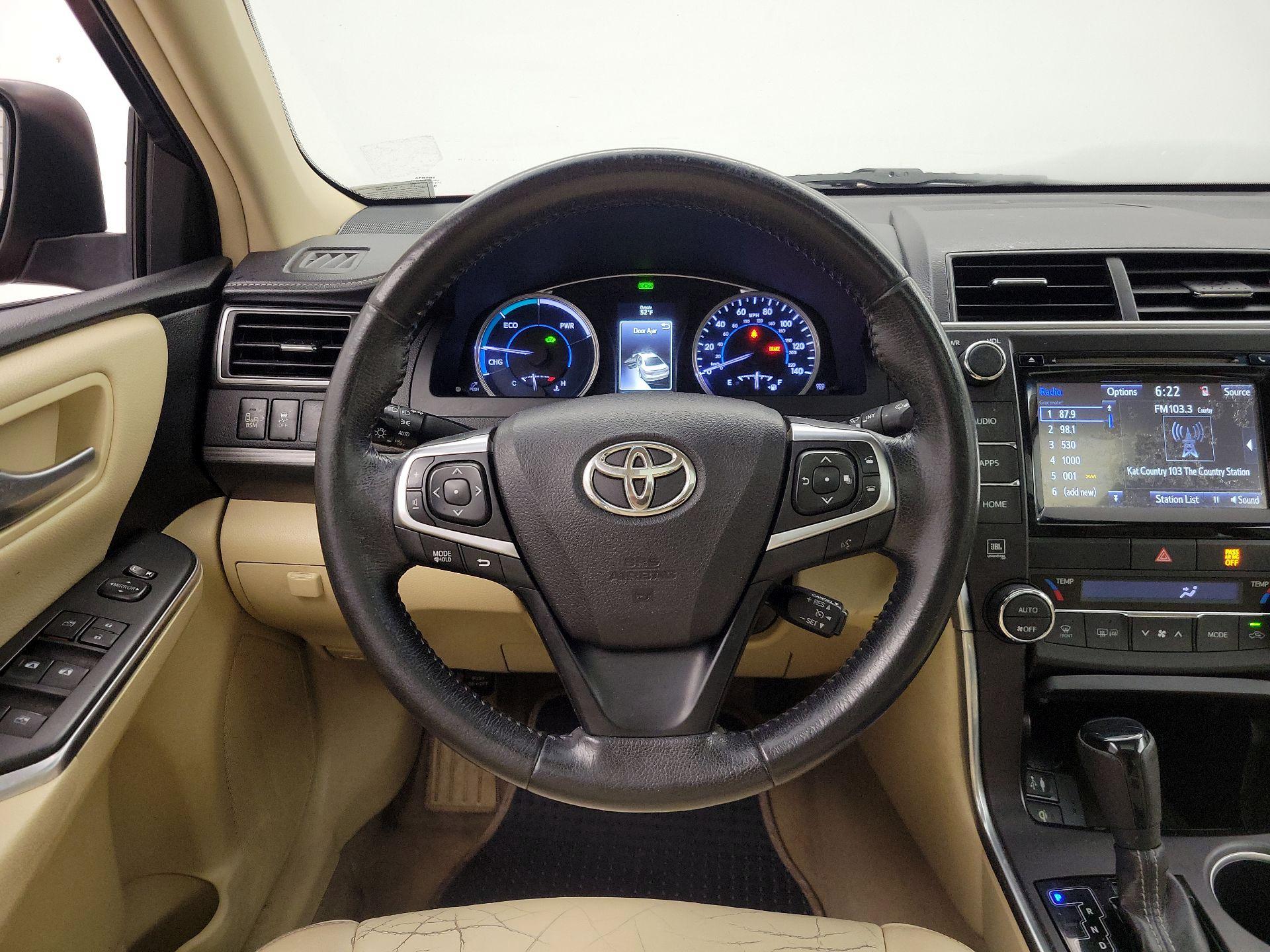 Thumbnail: 2015 Toyota Camry - 10