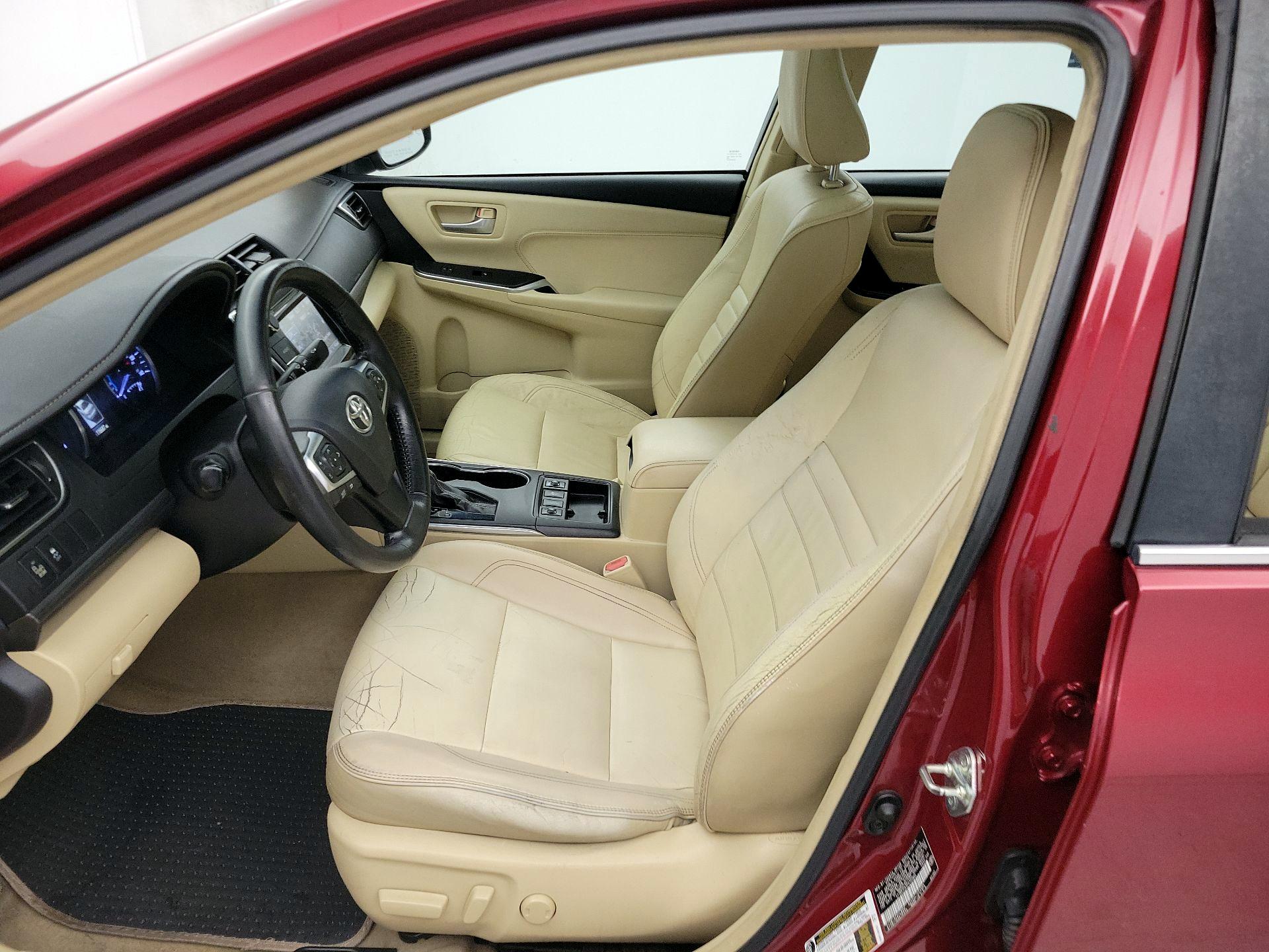 Thumbnail: 2015 Toyota Camry - 11