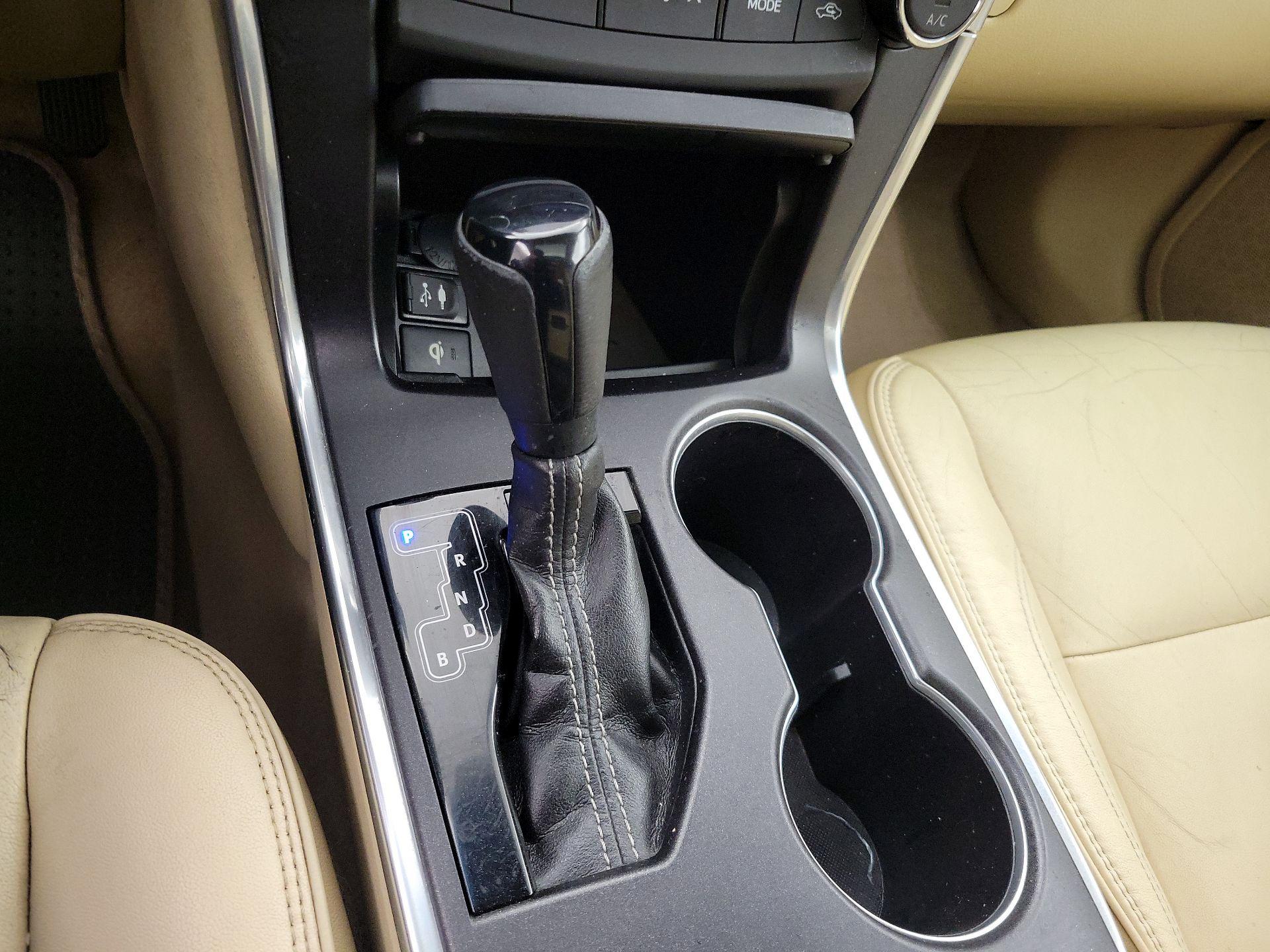 Thumbnail: 2015 Toyota Camry - 17