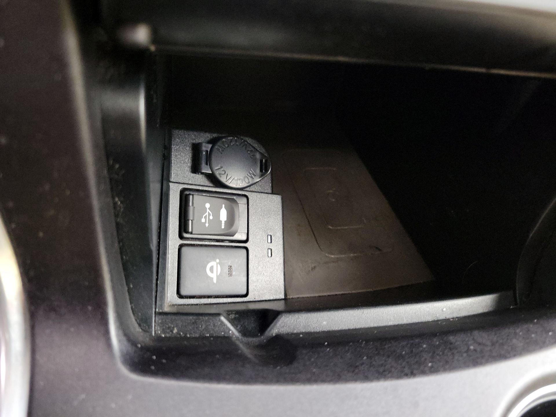 Thumbnail: 2015 Toyota Camry - 18