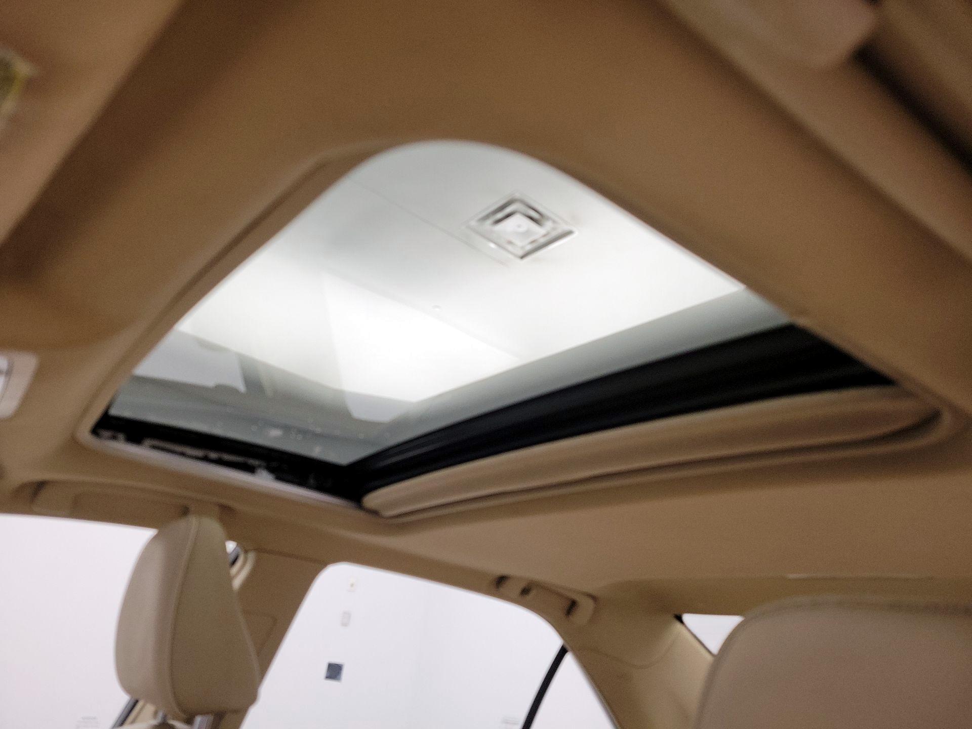 Thumbnail: 2015 Toyota Camry - 19