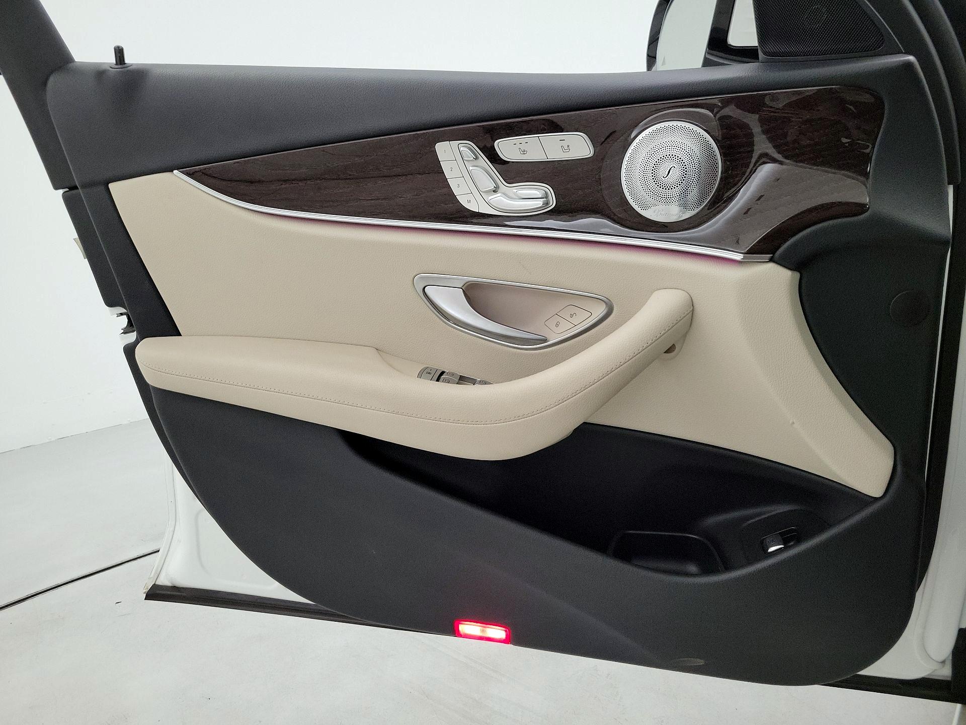 Thumbnail: 2020 Mercedes-Benz E-Class - 12