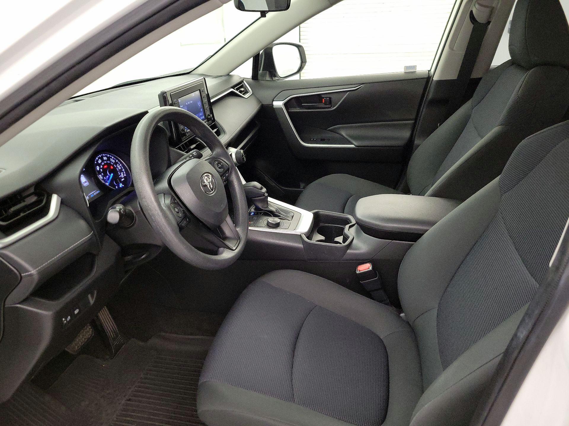 Thumbnail: 2020 Toyota RAV4 - 11