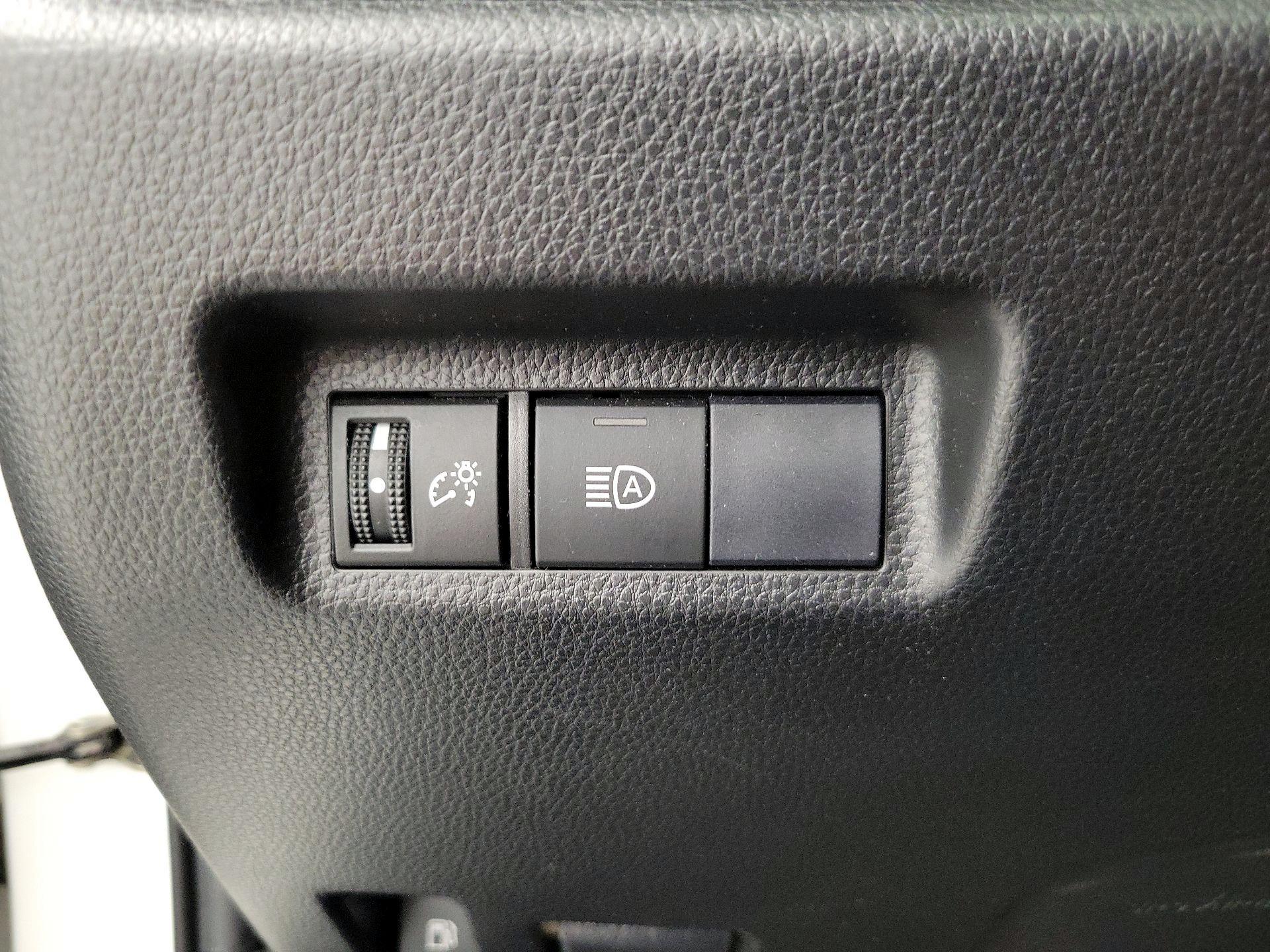 Thumbnail: 2020 Toyota RAV4 - 13