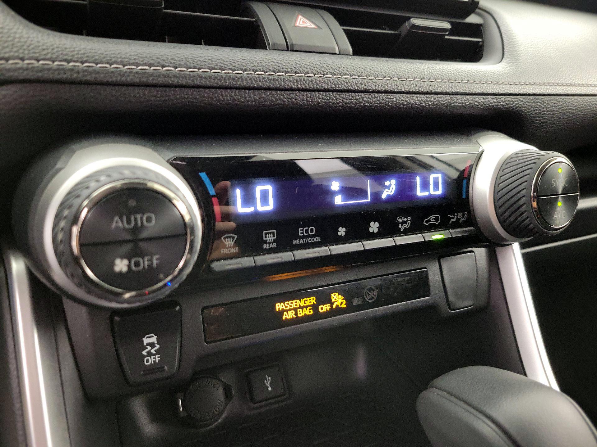 Thumbnail: 2020 Toyota RAV4 - 16