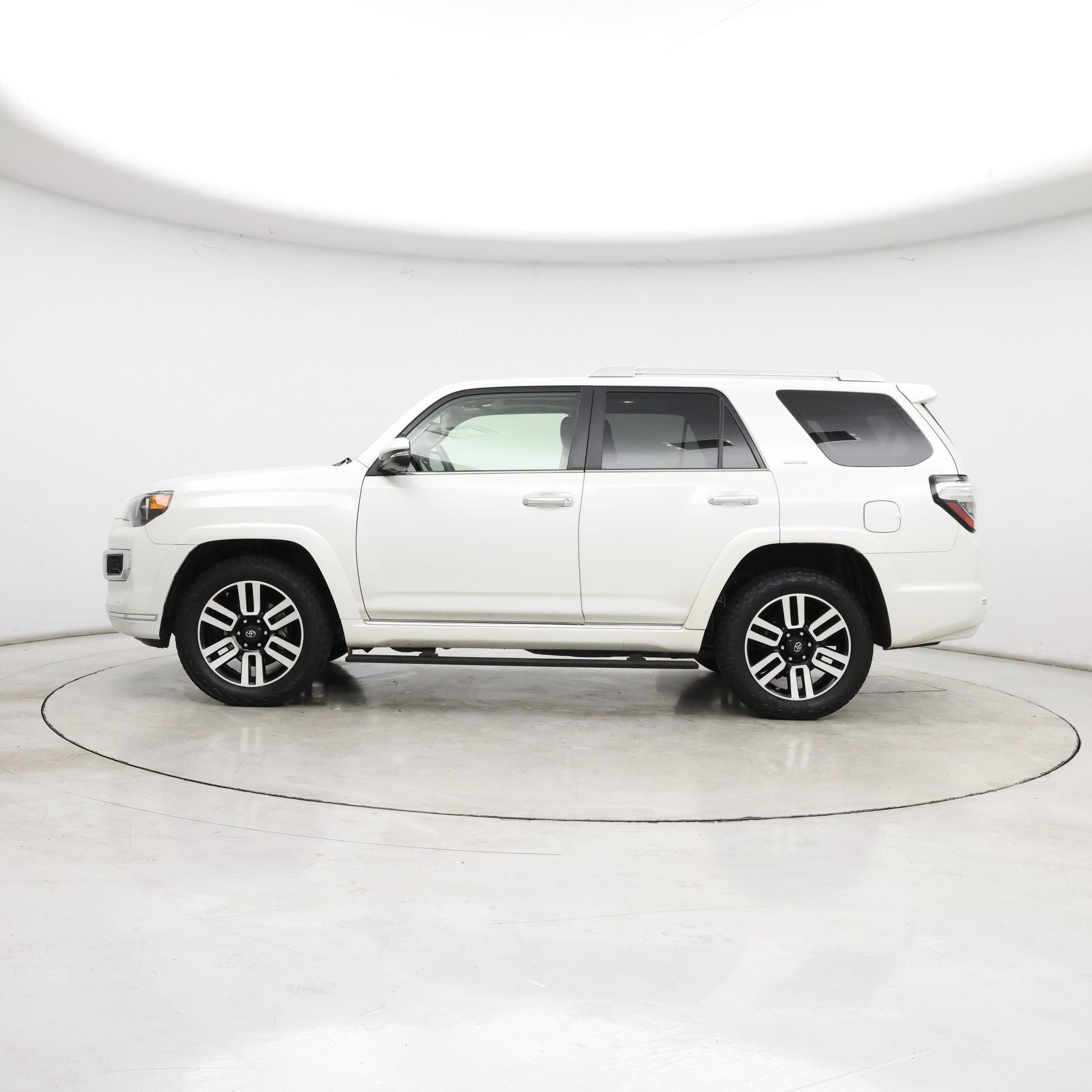 Thumbnail: 2021 Toyota 4Runner - 3