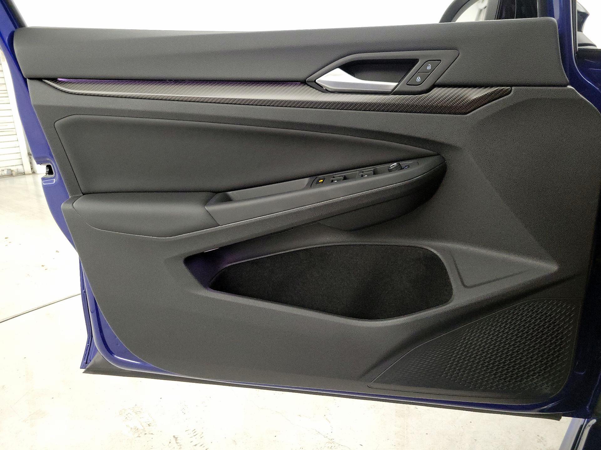 Thumbnail: 2025 Volkswagen Golf - 12