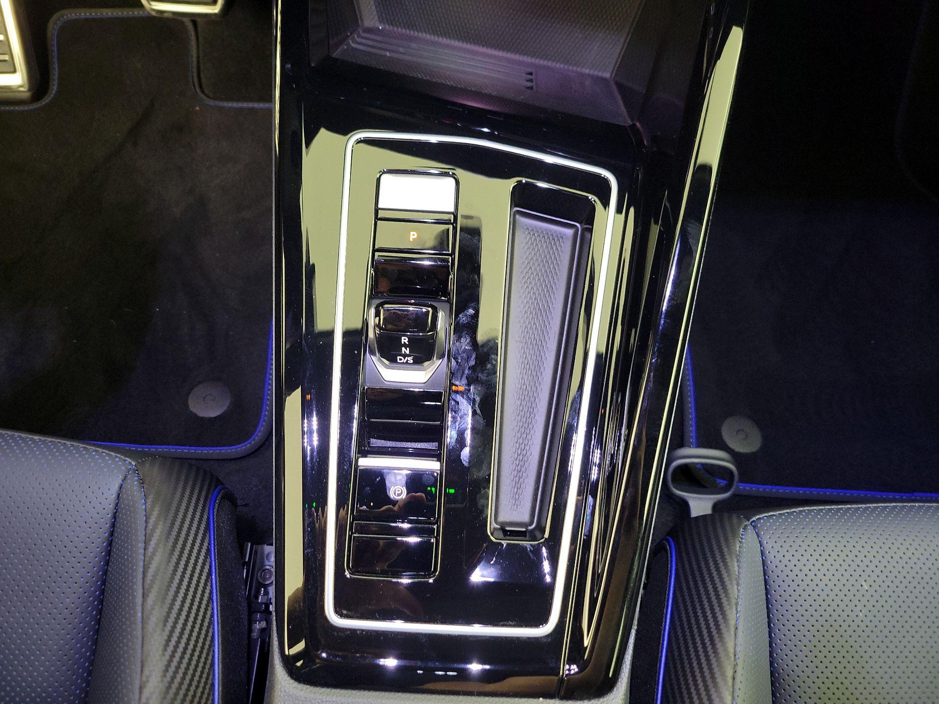 Thumbnail: 2025 Volkswagen Golf - 18