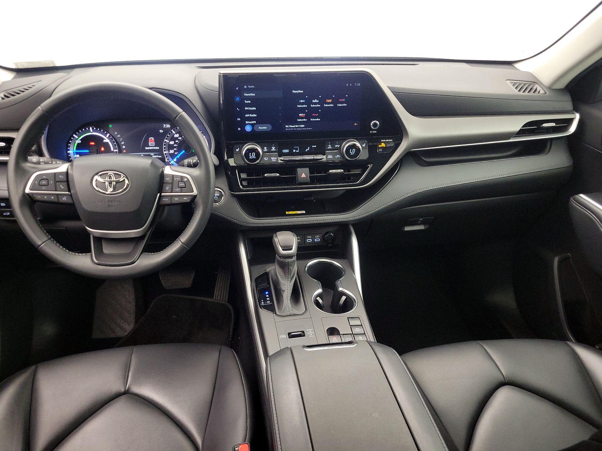 Thumbnail: 2023 Toyota Highlander - 9