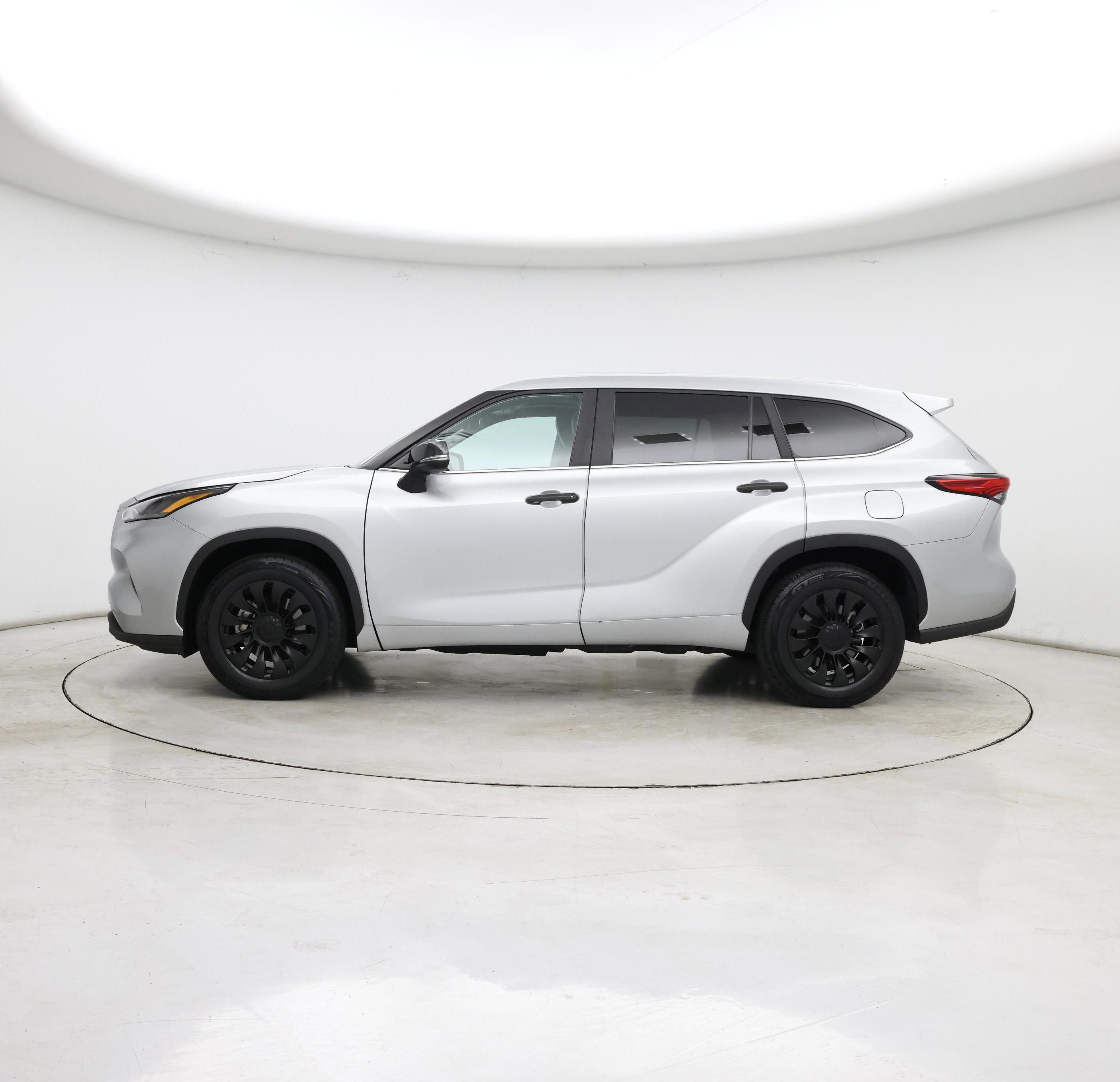 Thumbnail: 2023 Toyota Highlander - 3